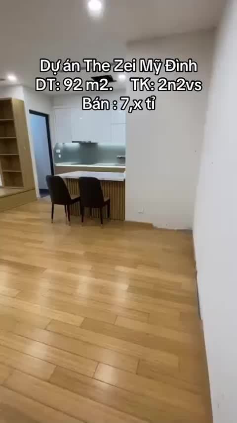 Chính chủ cần bán gấp căn 2 ngủ tòa B The Zei, ban công Đông Nam, tặng full đồ, giá 7,5 tỷ