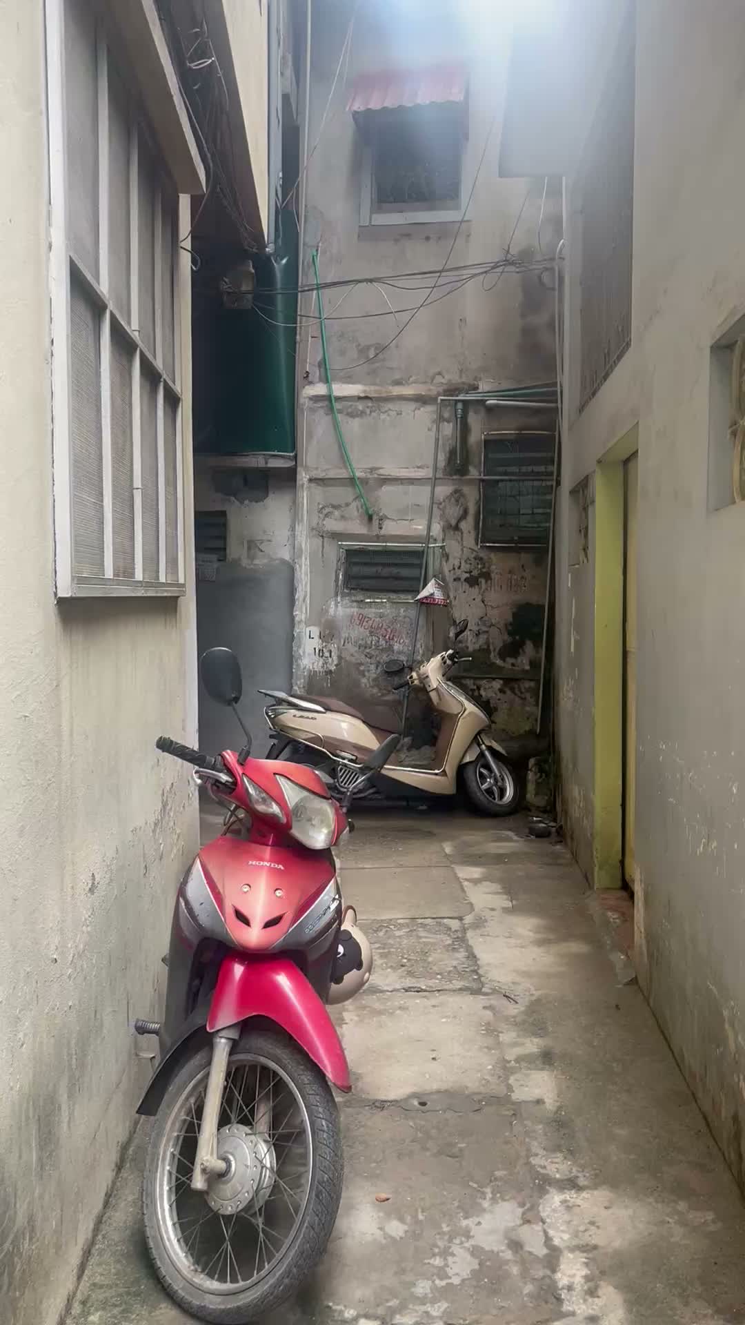 Chính chủ - nhà cấp 4. Dt 40 m - sổ đẹp ko quy hoạch - ảnh 2