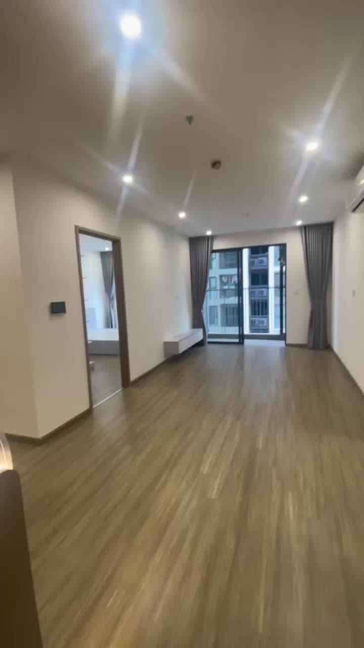 Cần bán căn 2PN 2WC 65m2  giá 5,5 tủ ở toà TC1 The Canopy Vinhomes Smart City