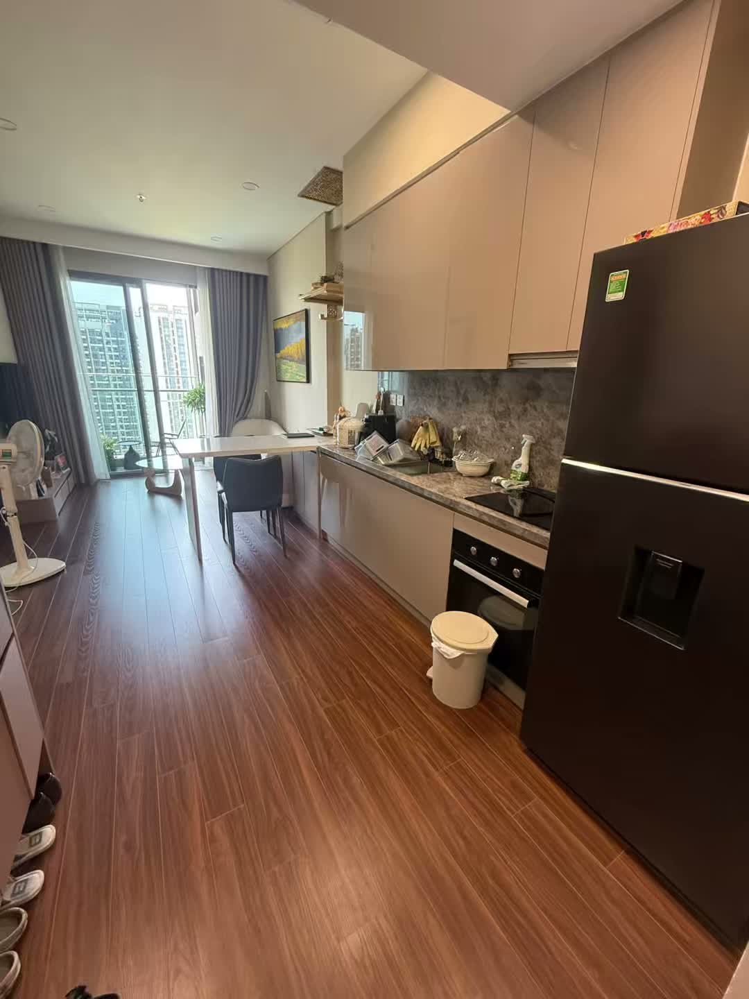 Hiếm có khó tìm! Căn hộ 2N2WC diện tích 55m² tòa H1 - Tầng trung siêu đẹp full nội thất cao cấp sẵn sổ giá 4.18 tỷ - ảnh 2