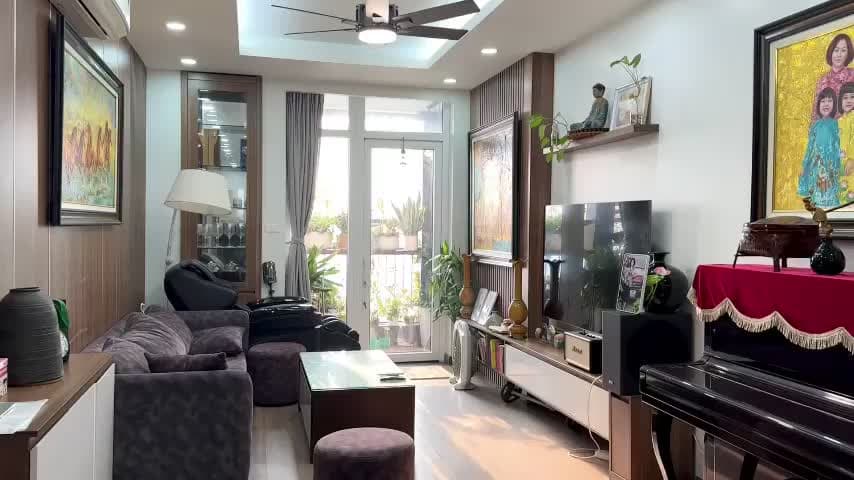 Chủ nhà cần bán gấp chung cư A10 Nguyễn Chánh 102m2 sổ 3 ngủ, 2 wc giá 20tr/th- 0915 35* ***
