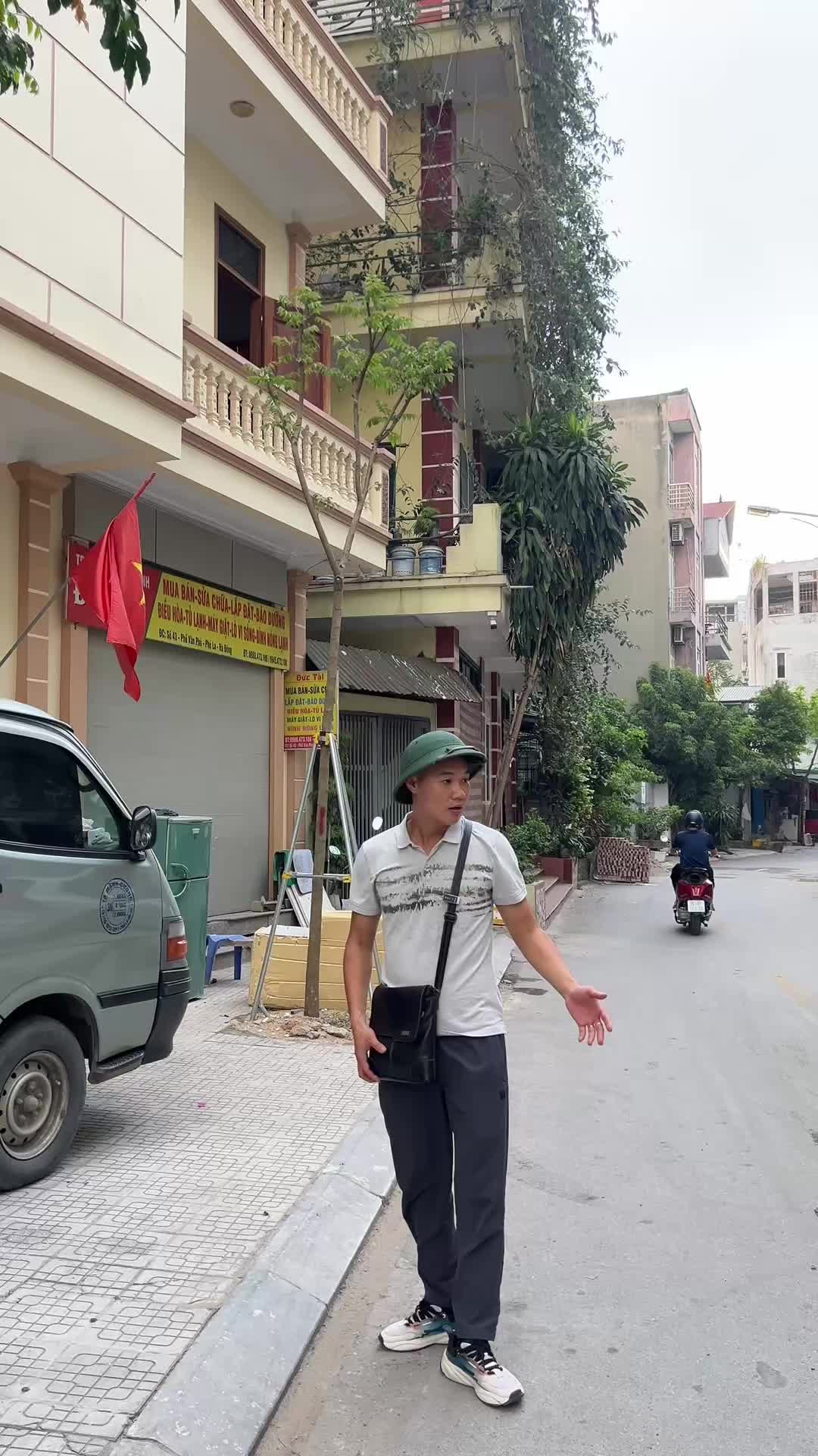 Nhà Văn Phú hơn 8 tỷ ô tô đỗ sát nhà - ảnh 2