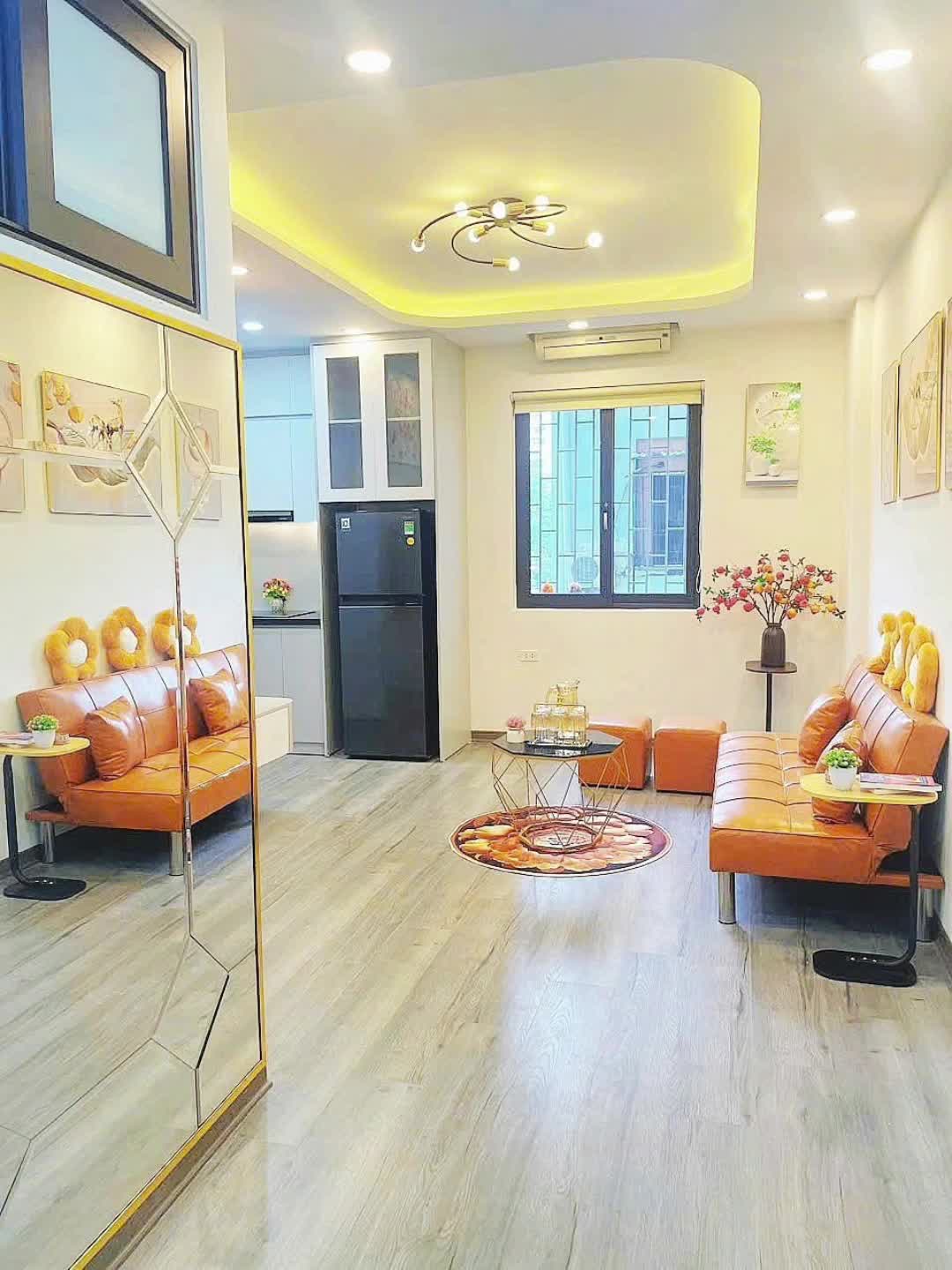 Cần tiền bán gấp chung cư  A6C Mạc Thái Tổ DT55M 2N2W, nhỉnh 4 tỷ, sổ đỏ lâu dài, full nội thất điện tử xịn xò LH chính chủ 091539****