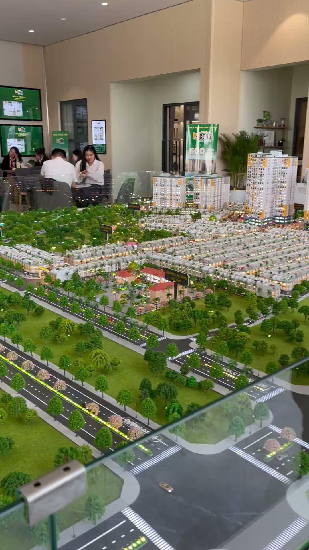 Nhà phố liền kề ,1 trệt 2 lầu  ,vị trí đường tố hữu ,phường Tân Uyên ,HCM
100 tiện ích nội khu ,và ngoại khu 
 - ảnh 2