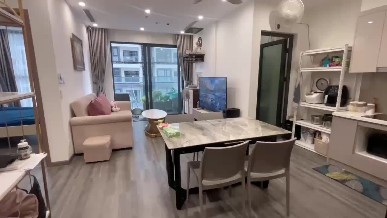 Bán căn 1N + full nội thất đẹp 49m2, gần nhà để xe ô tô, The Tonkin Vinhomes Smart City, giá 3ty7