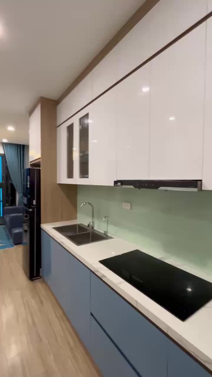 Chính chủ bán nhanh căn 2pn2wc đối diện là bể bơi 4 mùa và nhà để xe nổi 5 tầng, đã có slot để ô tô phân khu Pavilion