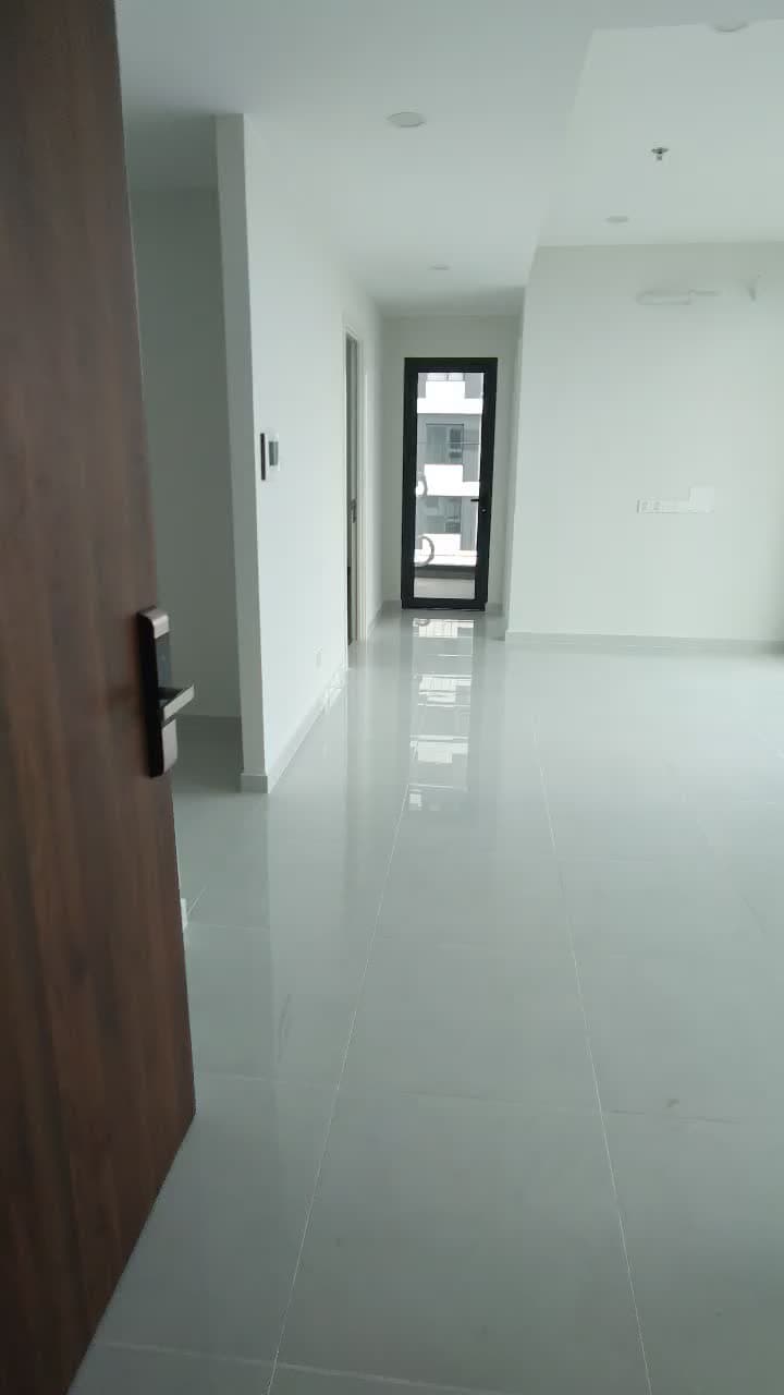 Chủ cần bán căn 2pn dt 70m2- tầng 15, Đông Nam - ảnh 2