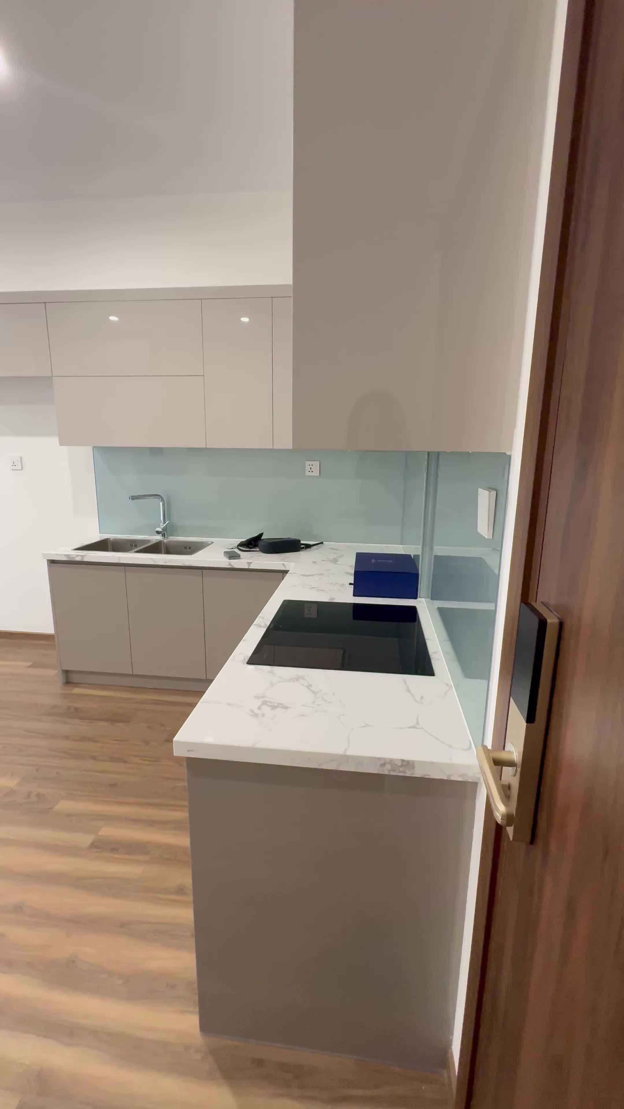 Cần Bán Gấp 2N2VS Góc 63m2 toà Zurich 3 view thoáng, giá rẻ