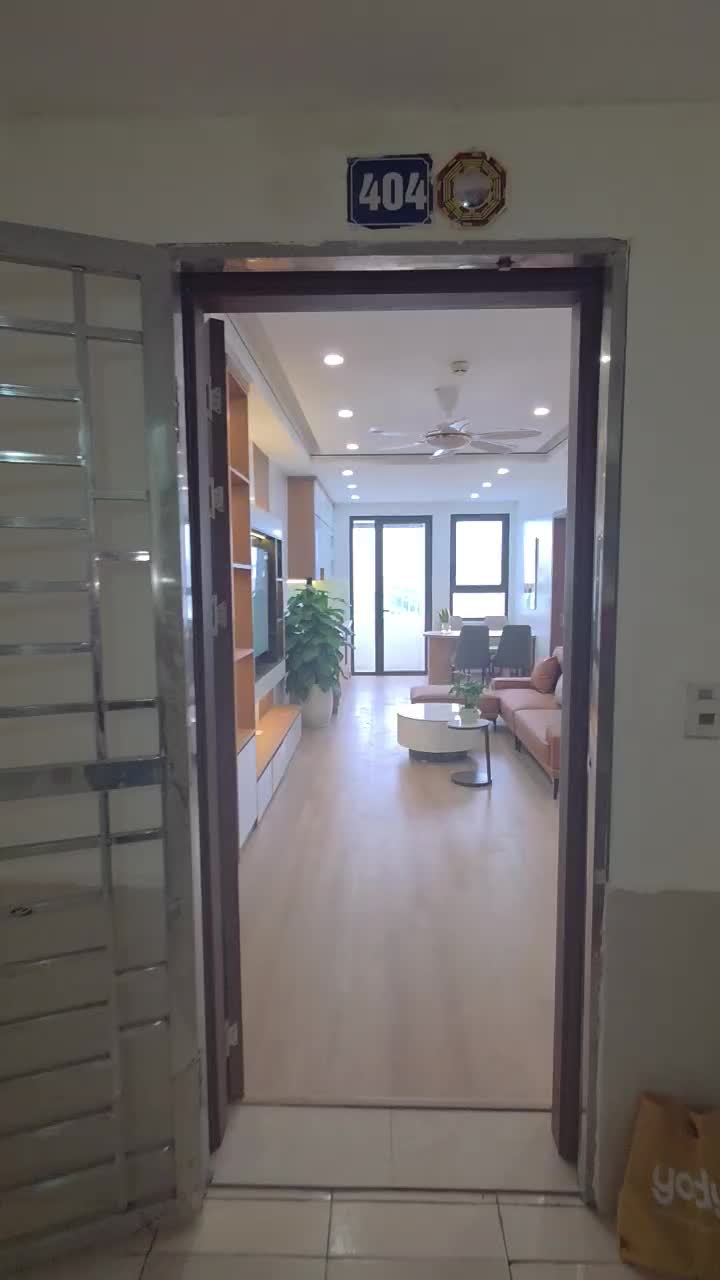 Chính chủ cần bán căn hộ 65m 2 ngủ, 2vs cc Viglacera Tây Mỗ Full đồ xịn. Lh: 098191****