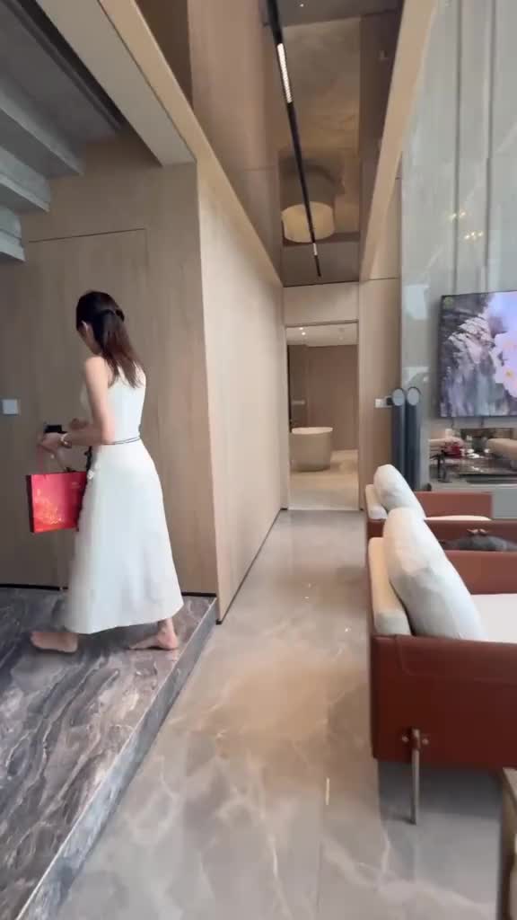DUPLEX SKY VILLA HIẾM-NOBLE CRYSTAL LONG BIÊN