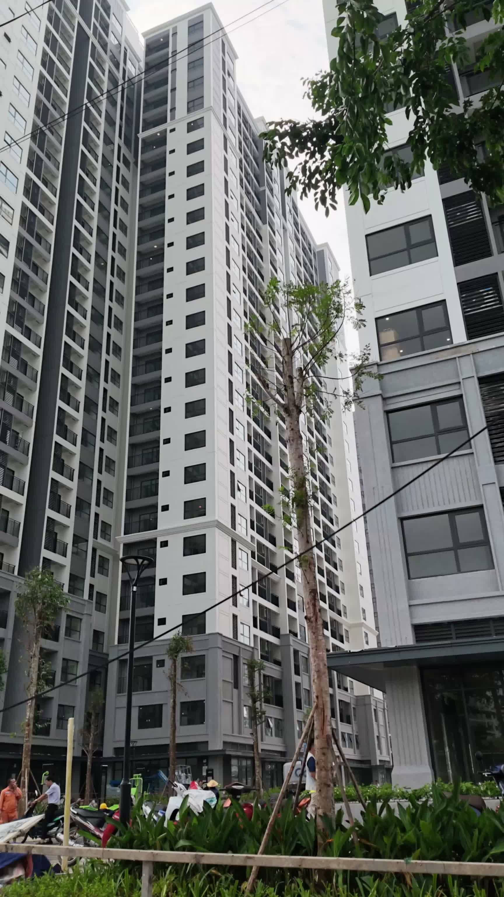 Cắt Lỗ 400 Triệu – Căn 1 Ngủ The London LD3 Vinhomes Ocean Park – 43,3m² – View Quảng Trường Metro – Giá 2,7 Tỷ
