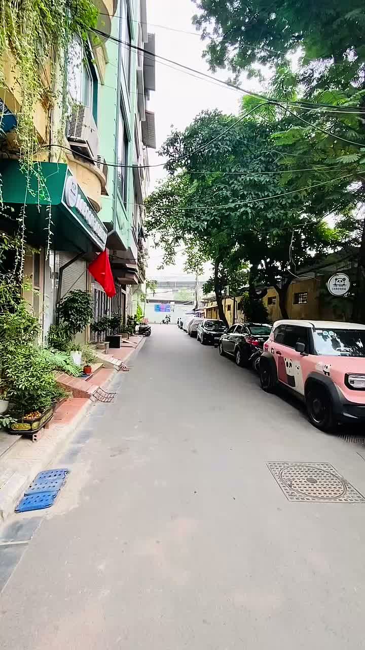 ĐỘC LẬP MỘT CĂN DUY NHẤT - PHÂN LÔ VỈA HÈ - 40M RA PHỐ - CÁCH TRƯỜNG ĐẠI HỌC KINH TẾ QUỐC DÂN 500M - ĐẸP NHẤT KHU VỰC NGÃ TƯ VỌNG. - ảnh 2