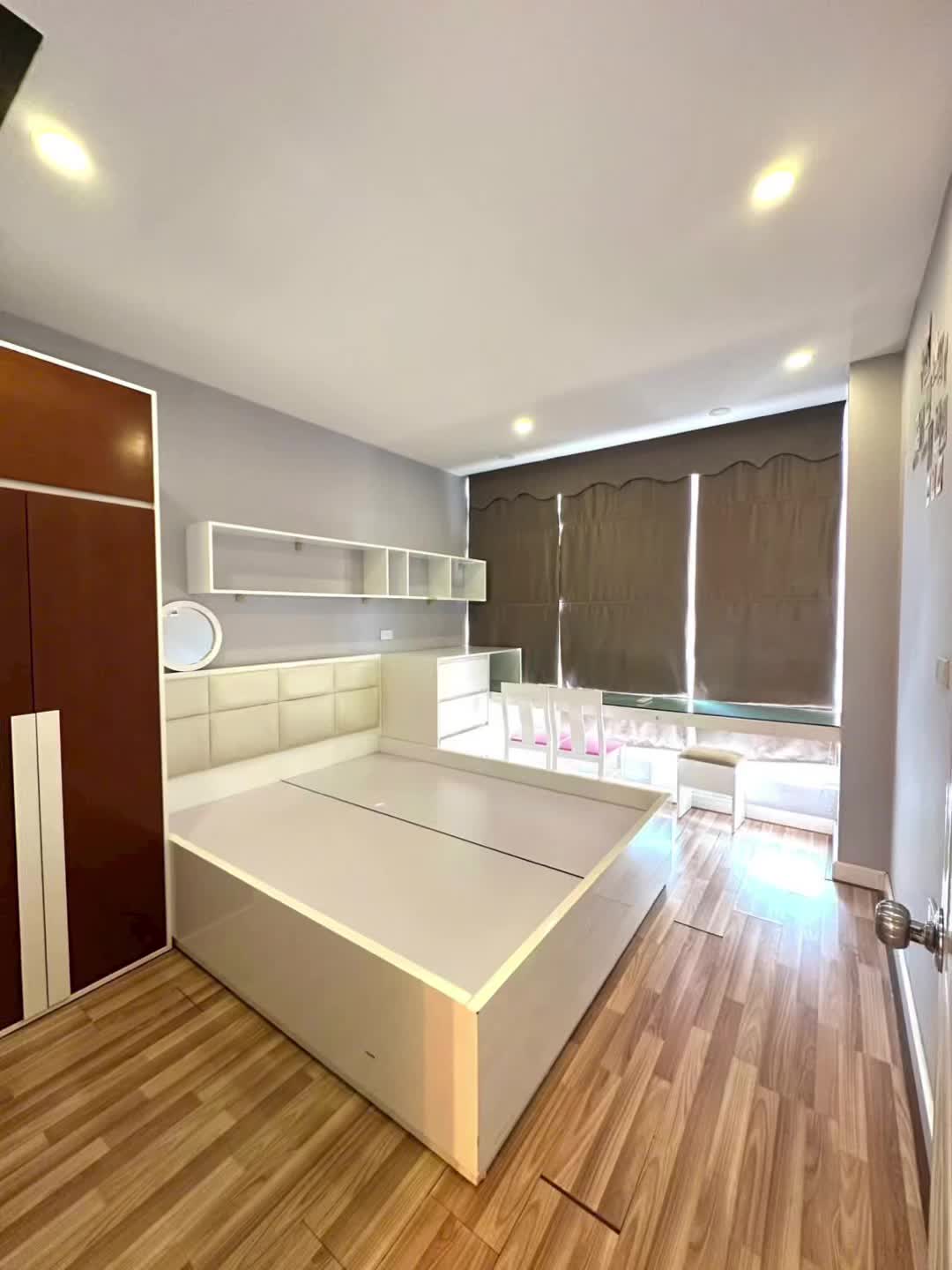 Căn hộ CT7 tk 2ngủ 2vs và ban công thoáng