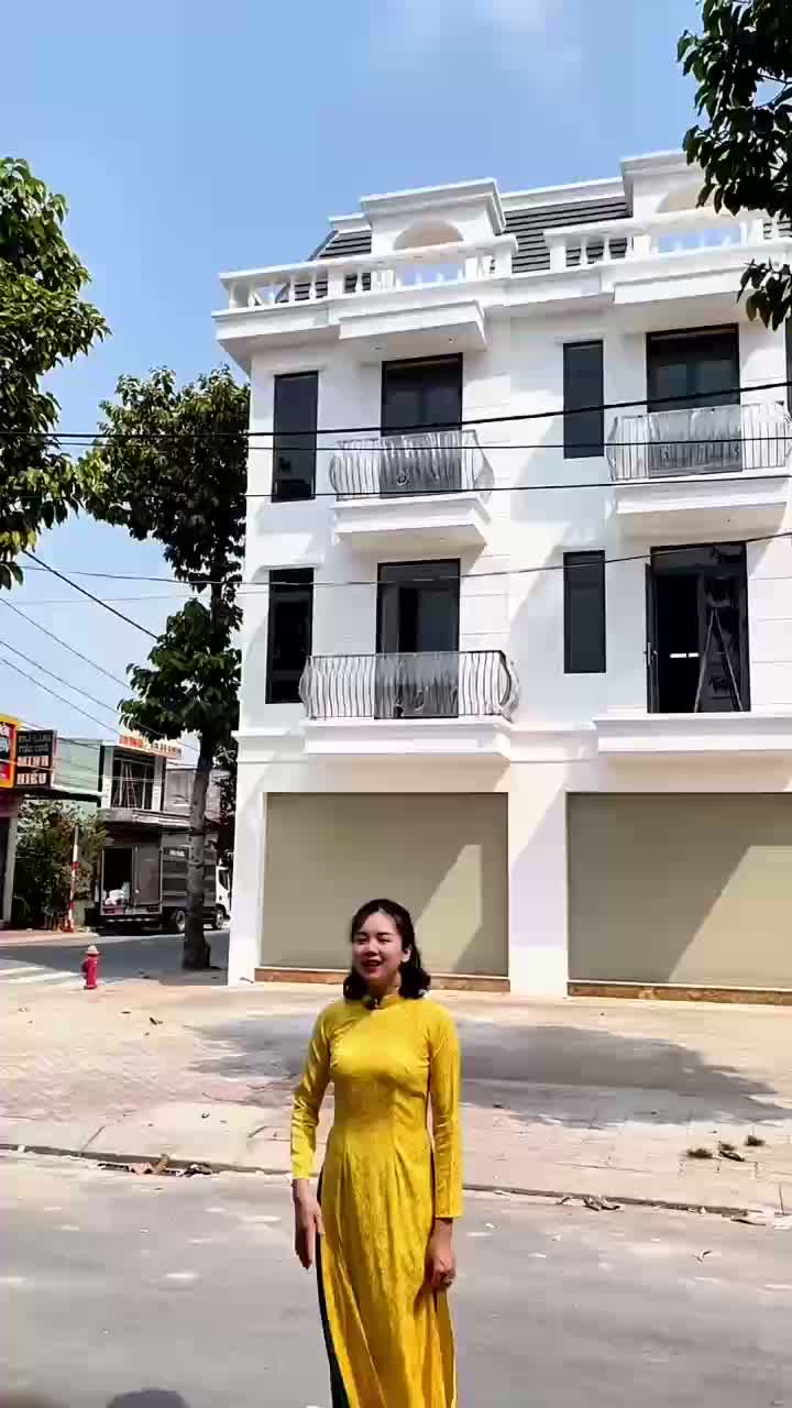 BÁN GẤP BĐS NHÀ PHỐ 1 TRỆT 2 LẦU , 1 TUM . TỔNG 233 M2 SÀN - ảnh 2