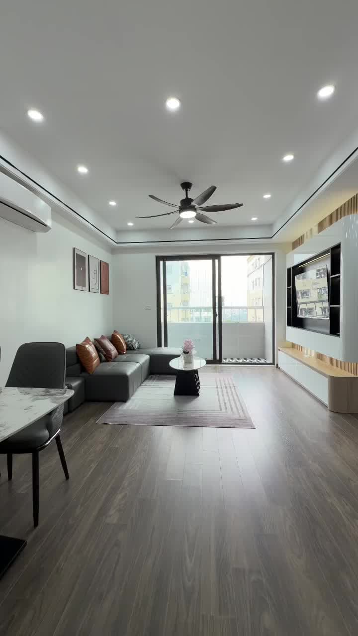 Bán căn 3 ngủ full nội thất mới Nơ 5 Bán đảo Linh Đàm tầng đẹp- view đẹp.Căn hộ cực phẩm tại Linh Đàm