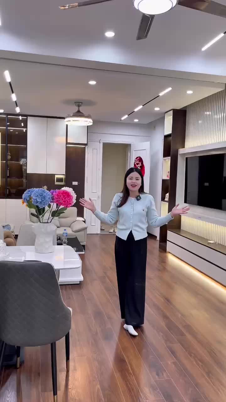 Căn hộ ct20 đô thị việt hưng 2ngủ 2 vs và 3n2vs