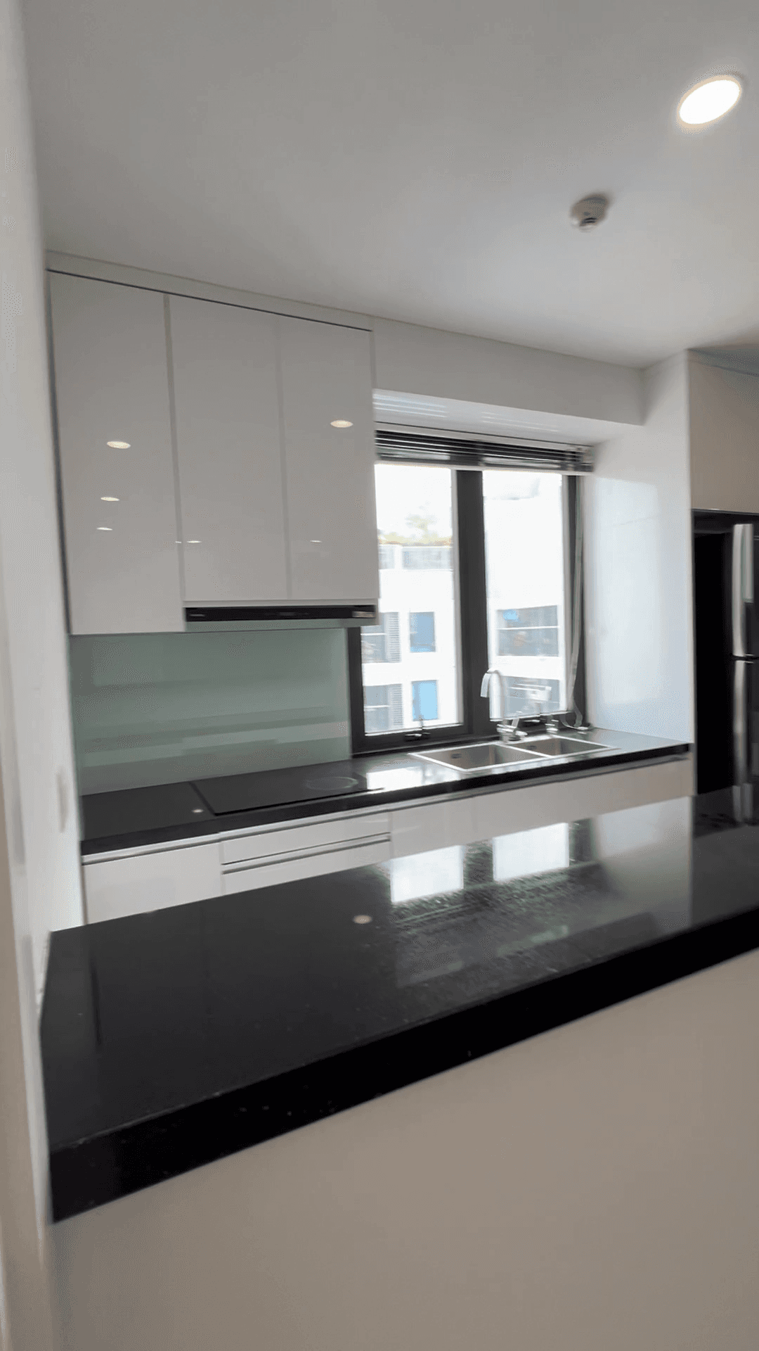 Bán 3PN 98m2 góc Imperia Sky Garden giá siêu rẻ chỉ hơn 8 tỉ