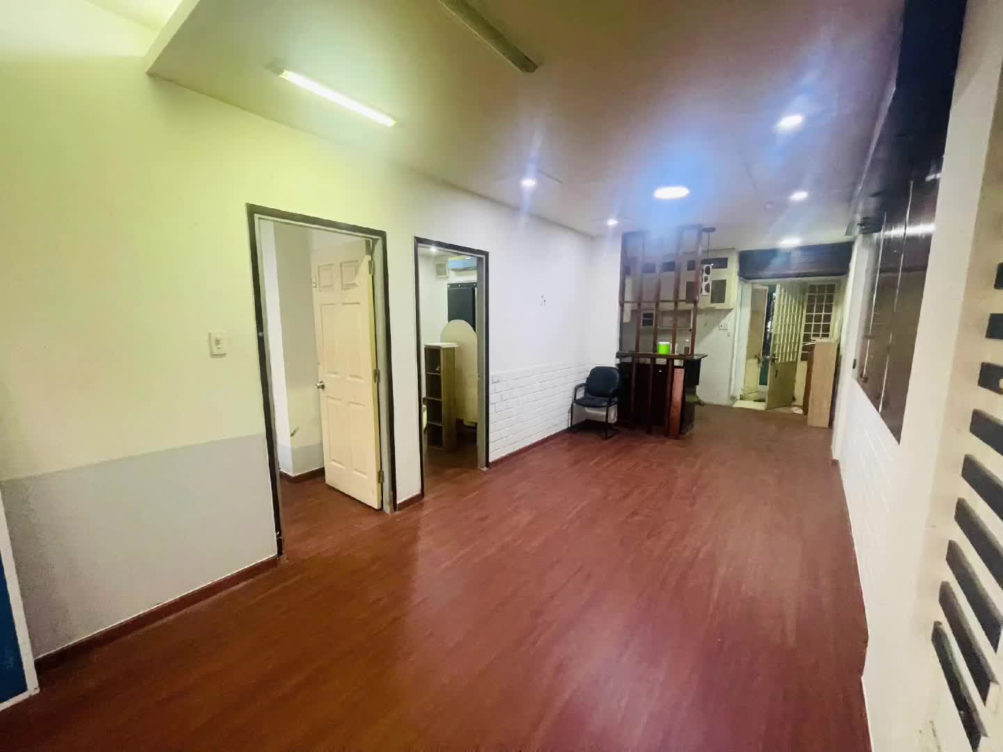 BÁN GẤP CHUNG CƯ Ngô TẤT TỐ, TẦNG 8 2PN GIÁ RẺ - ảnh 2
