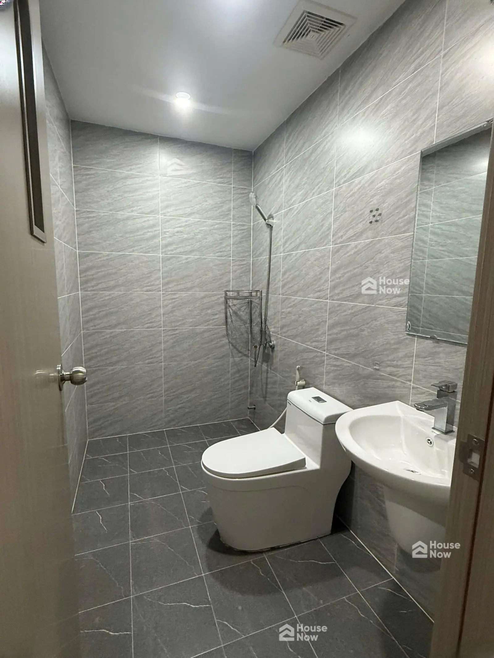 Chính chủ gửi bán nhanh căn 90m2 3PN2WC Tầng trung hướng mát - Full nội thất - Sổ đỏ sẵn giao dịch - ảnh 8 Chính chủ gửi bán nhanh căn 90m2 3PN2WC Tầng trung hướng mát - Full nội thất - Sổ đỏ sẵn giao dịch - ảnh 8