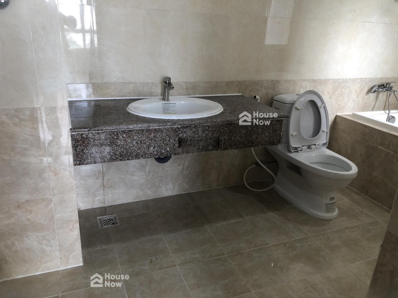 Bán căn hộ 2 phòng ngủ, Block A1.2 tầng 28, đã có sổ hồng, nhà mới đẹp, hỗ trợ vay ngân hàng! - ảnh 3 Bán căn hộ 2 phòng ngủ, Block A1.2 tầng 28, đã có sổ hồng, nhà mới đẹp, hỗ trợ vay ngân hàng! - ảnh 3