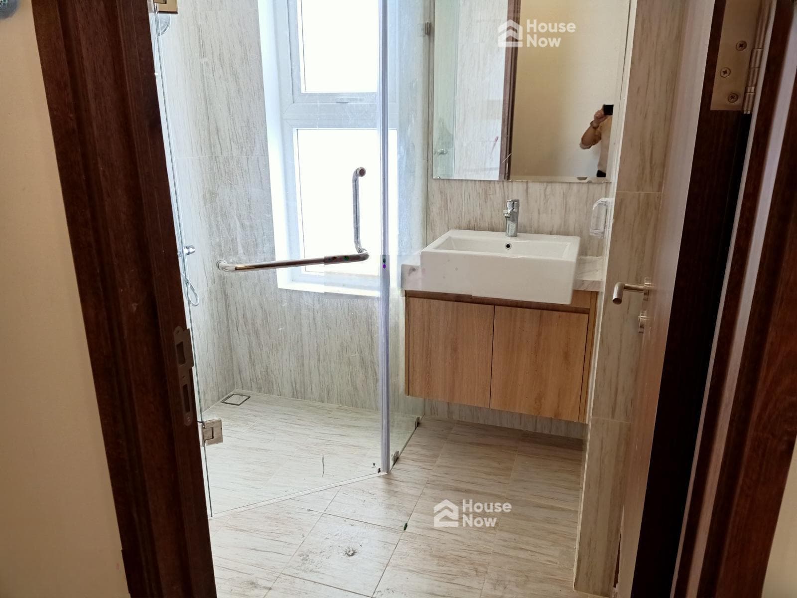 Bán căn hộ Góc - The Golden Star 73m2, 2PN 2WC giá 4,4 tỷ có sổ - ảnh 1 Bán căn hộ Góc - The Golden Star 73m2, 2PN 2WC giá 4,4 tỷ có sổ - ảnh 1