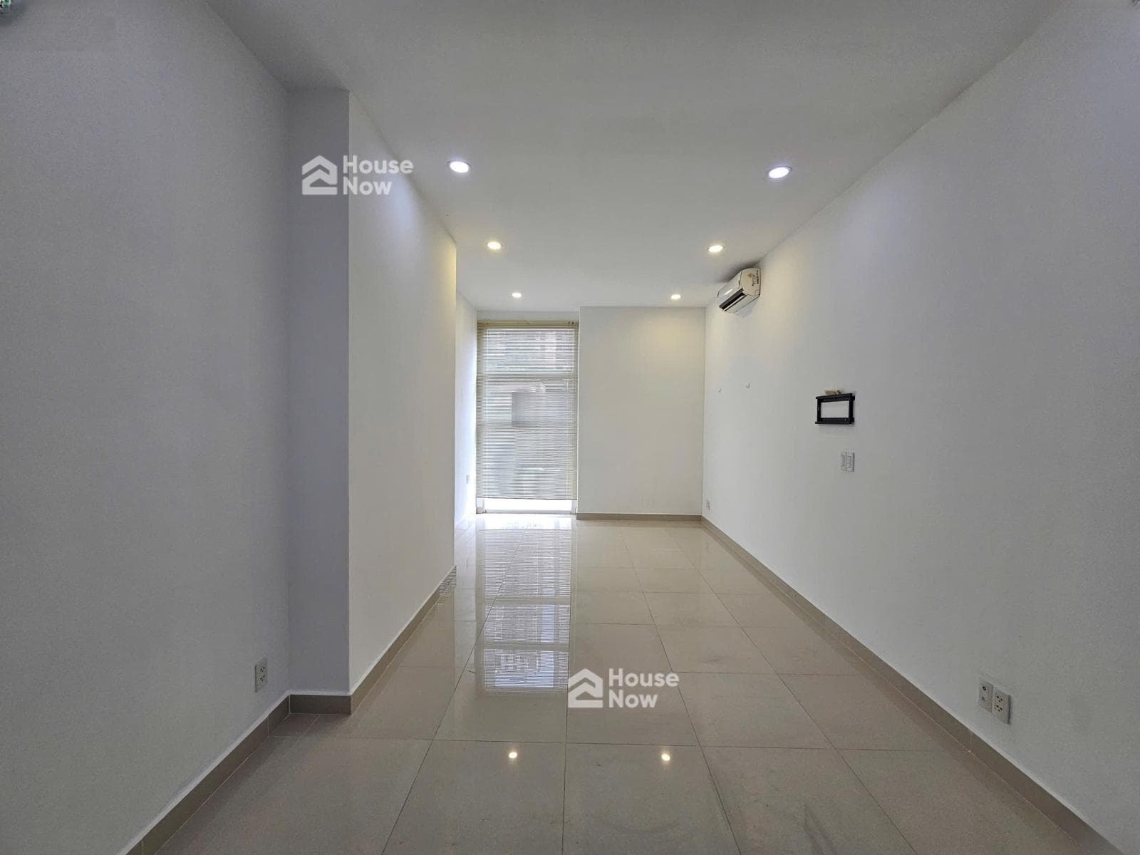 Bán gấp căn hộ Sunrise City 37m², sổ hồng sẵn, giá 3 tỷ - ảnh 2 Bán gấp căn hộ Sunrise City 37m², sổ hồng sẵn, giá 3 tỷ - ảnh 2