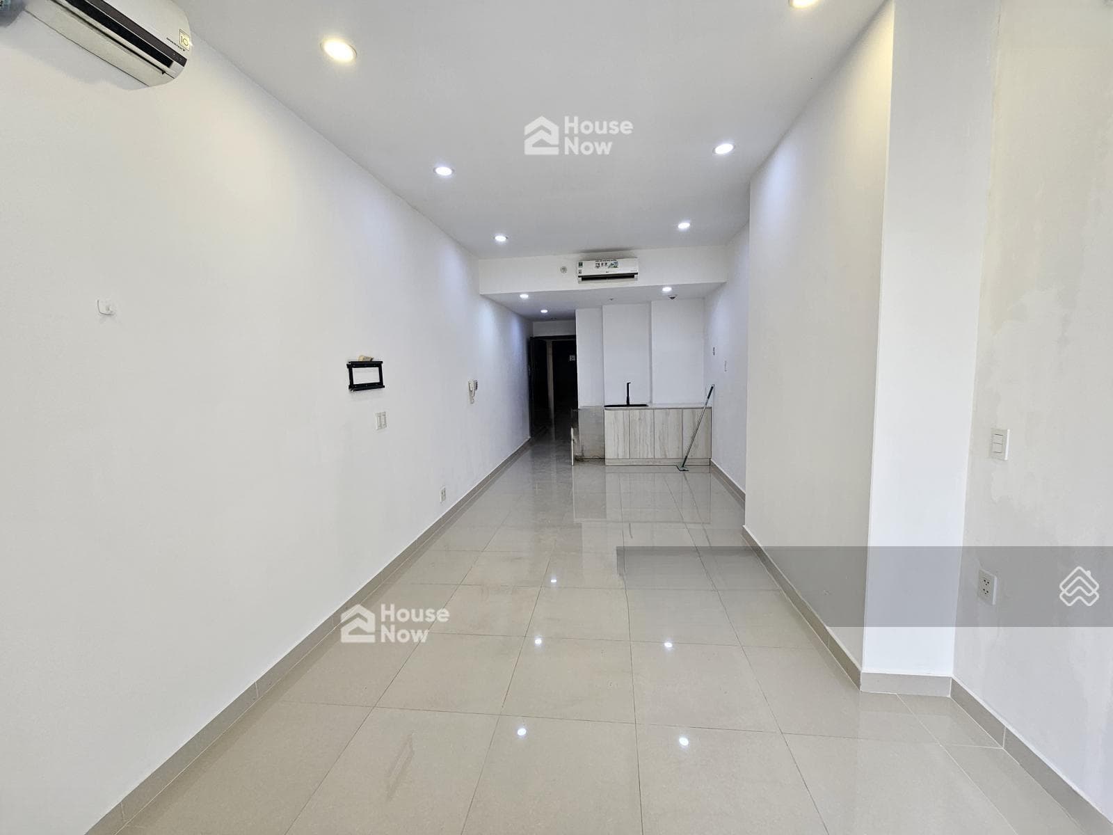 Bán căn hộ officetel Sunrise City North 37m2 nhà trống giá 3 tỷ - ảnh 2 Bán căn hộ officetel Sunrise City North 37m2 nhà trống giá 3 tỷ - ảnh 2