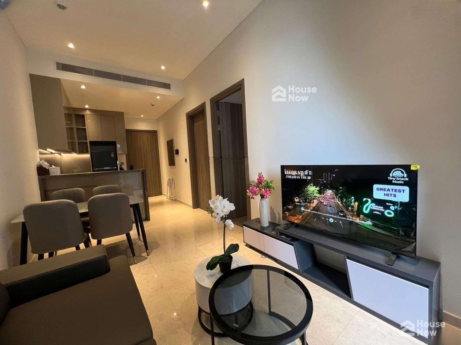 Bán căn hộ 1PN, DT 51m2, đã có sổ tại The Marq, tầng cao, sẵn hợp đồng thuê. Giá: 10,8 tỷ - ảnh 1 Bán căn hộ 1PN, DT 51m2, đã có sổ tại The Marq, tầng cao, sẵn hợp đồng thuê. Giá: 10,8 tỷ - ảnh 1