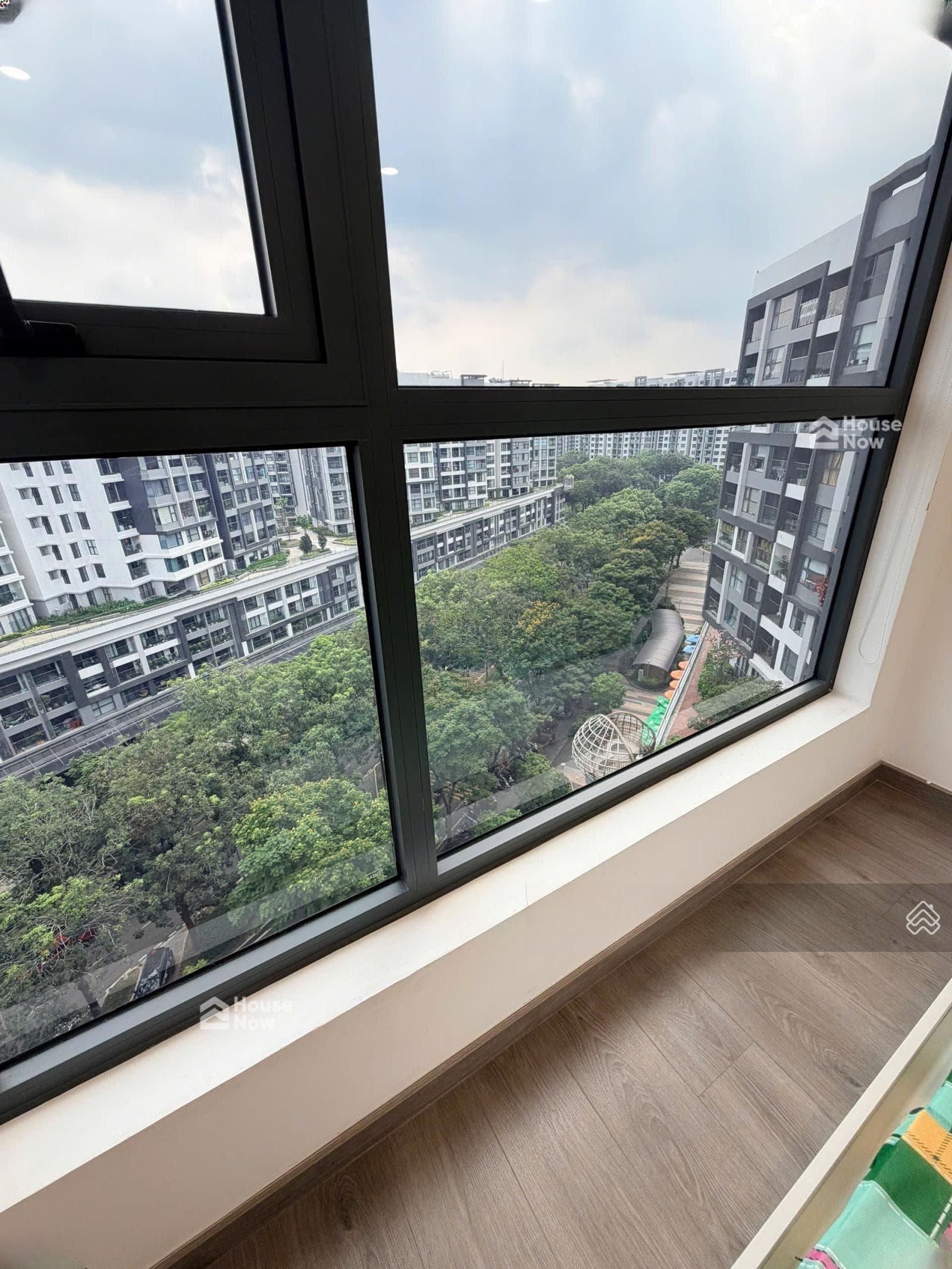 Giá tốt: 8,8 tỷ căn 3PN Diamond Alnata Plus có ô xe, vị trí đẹp view nhìn xuống đại lộ Celadon City - ảnh 3 Giá tốt: 8,8 tỷ căn 3PN Diamond Alnata Plus có ô xe, vị trí đẹp view nhìn xuống đại lộ Celadon City - ảnh 3