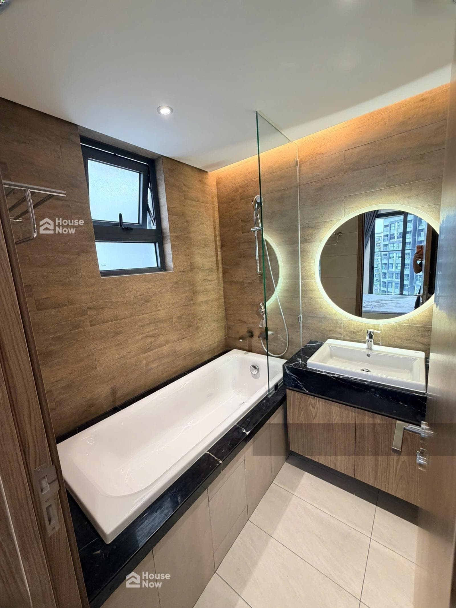 Giá tốt: 8,8 tỷ căn 3PN Diamond Alnata Plus có ô xe, vị trí đẹp view nhìn xuống đại lộ Celadon City - ảnh 8 Giá tốt: 8,8 tỷ căn 3PN Diamond Alnata Plus có ô xe, vị trí đẹp view nhìn xuống đại lộ Celadon City - ảnh 8