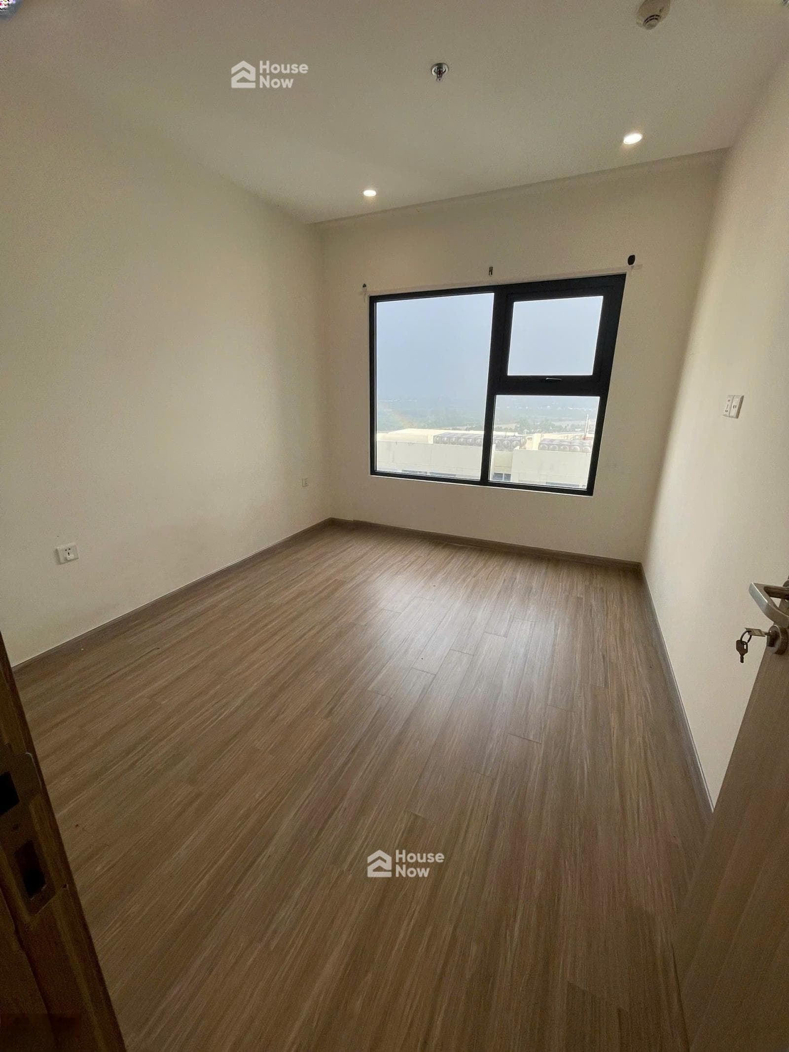 Giá hời Vinhomes Grand Park, Bán căn 1PN+ hướng Đông Nam diện tích 47m2 giá bán 2.1ty bao thuế phí - ảnh 1 Giá hời Vinhomes Grand Park, Bán căn 1PN+ hướng Đông Nam diện tích 47m2 giá bán 2.1ty bao thuế phí - ảnh 1