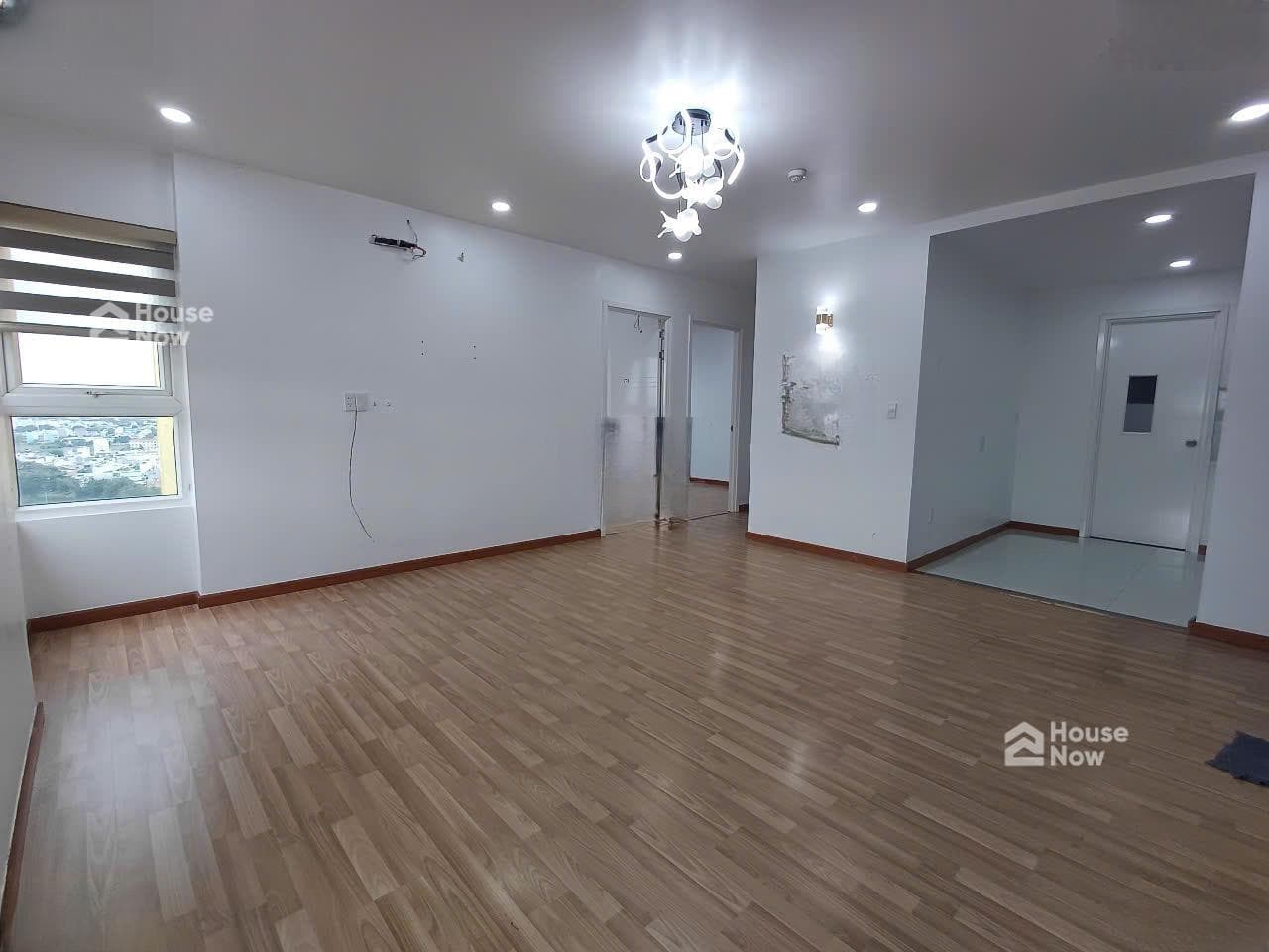 Bán căn 3 phòng ngủ view Quận 1, nhà mới dọn vào ở ngay giá 4,2 tỷ. LH: 090286**** Châu - ảnh 1