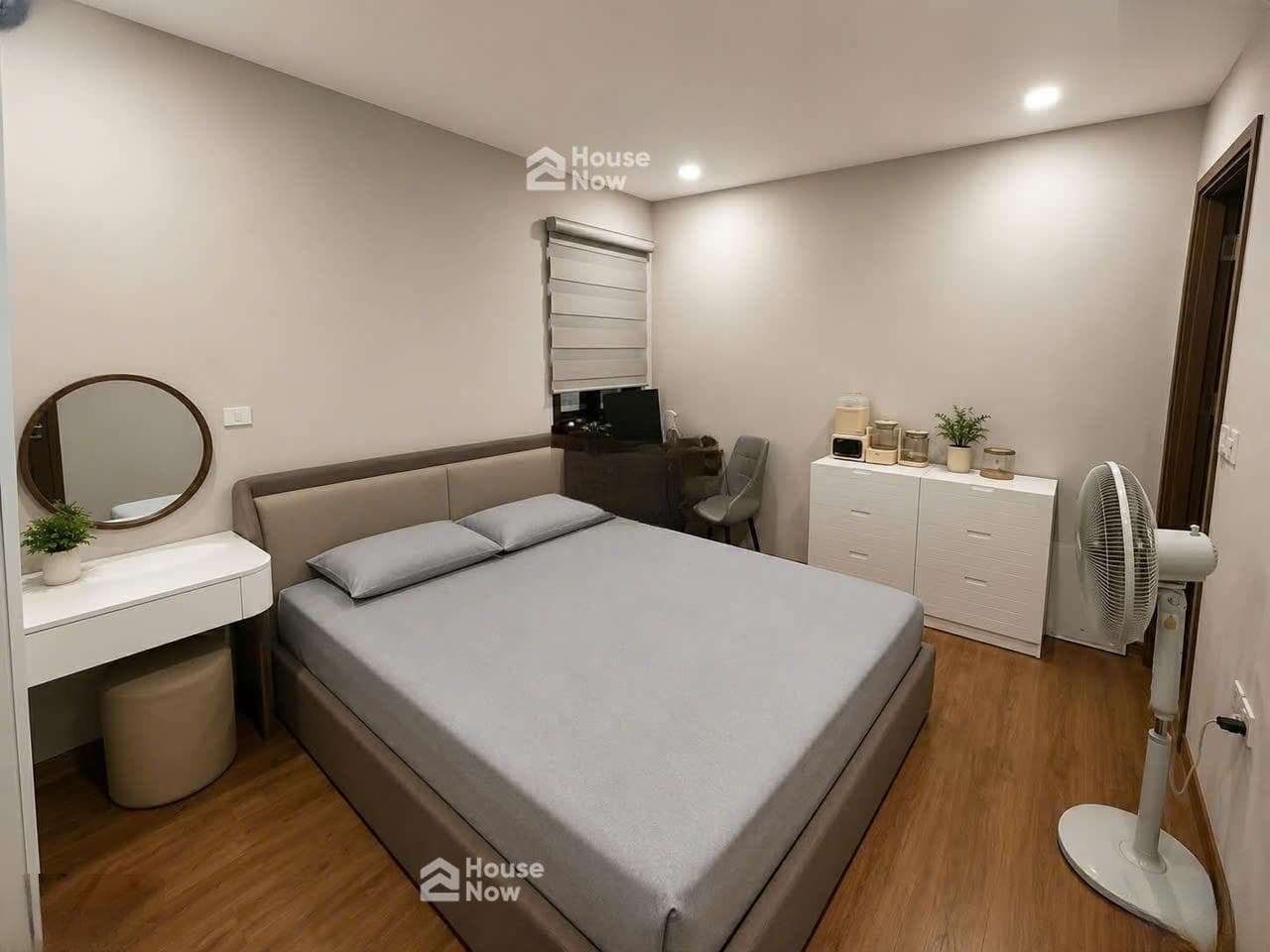 Chính chủ bán căn 76m2 Tòa DV1 chung cư tại Rose Town. Giá 5,4 tỷ, full nội thất đẹp, view hồ - ảnh 4 Chính chủ bán căn 76m2 Tòa DV1 chung cư tại Rose Town. Giá 5,4 tỷ, full nội thất đẹp, view hồ - ảnh 4