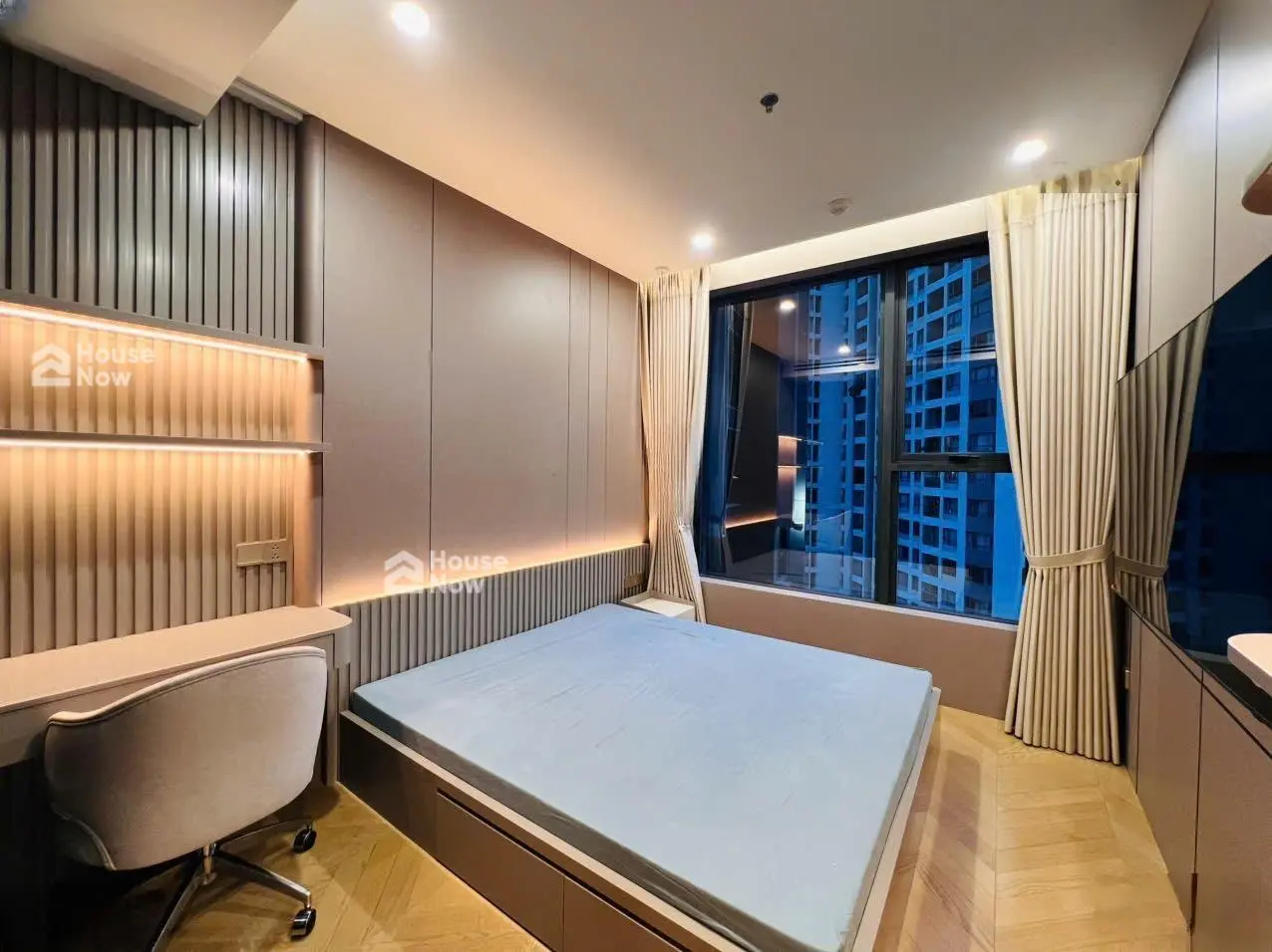 Bán căn 3PN view sông trực diện toà West, full nội thất tầng cao giá 16,8 tỷ all in. Lh 093648**** - ảnh 1