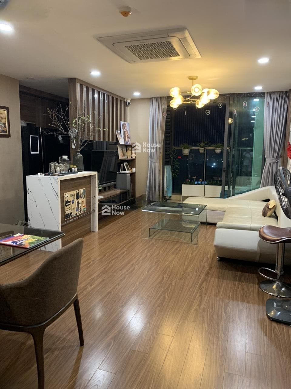 Bán căn chung cư 143 Trần Phú, Hà Đông: DT 60m2, 2 phòng ngủ, đủ nội thất đẹp, sẵn sổ đỏ - ảnh 1 Bán căn chung cư 143 Trần Phú, Hà Đông: DT 60m2, 2 phòng ngủ, đủ nội thất đẹp, sẵn sổ đỏ - ảnh 1