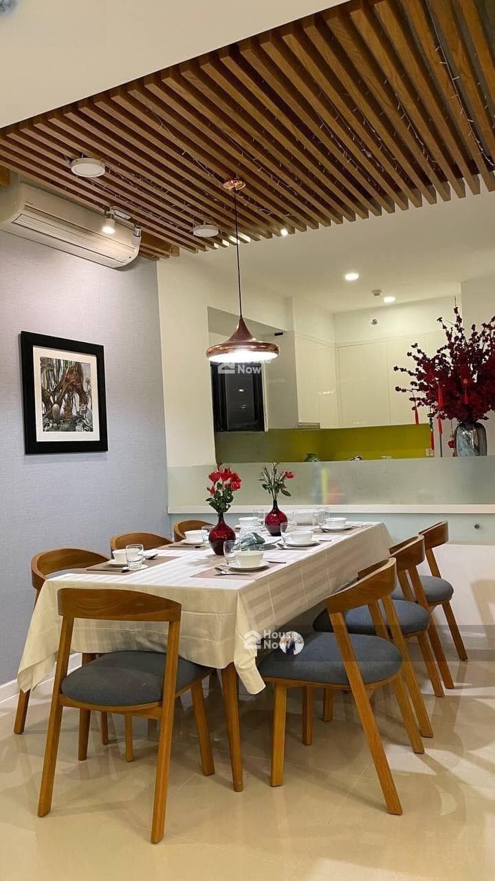 Trực tiếp chính chủ 3PN ban công rộng | view hồ bơi | DT 136m² | giá 19 tỷ - ảnh 7 Trực tiếp chính chủ 3PN ban công rộng | view hồ bơi | DT 136m² | giá 19 tỷ - ảnh 7