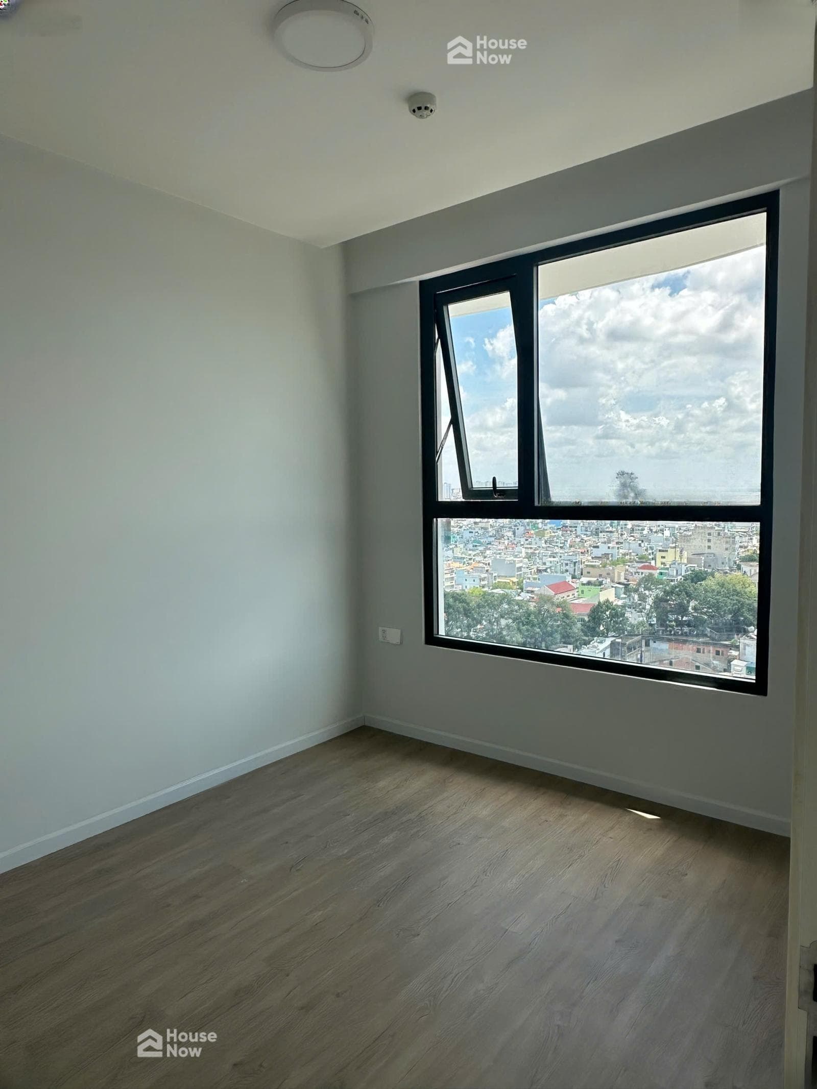 Căn hộ 2PN giá cực tốt view Quận 1 siêu đẹp, thoáng - ảnh 3 Căn hộ 2PN giá cực tốt view Quận 1 siêu đẹp, thoáng - ảnh 3