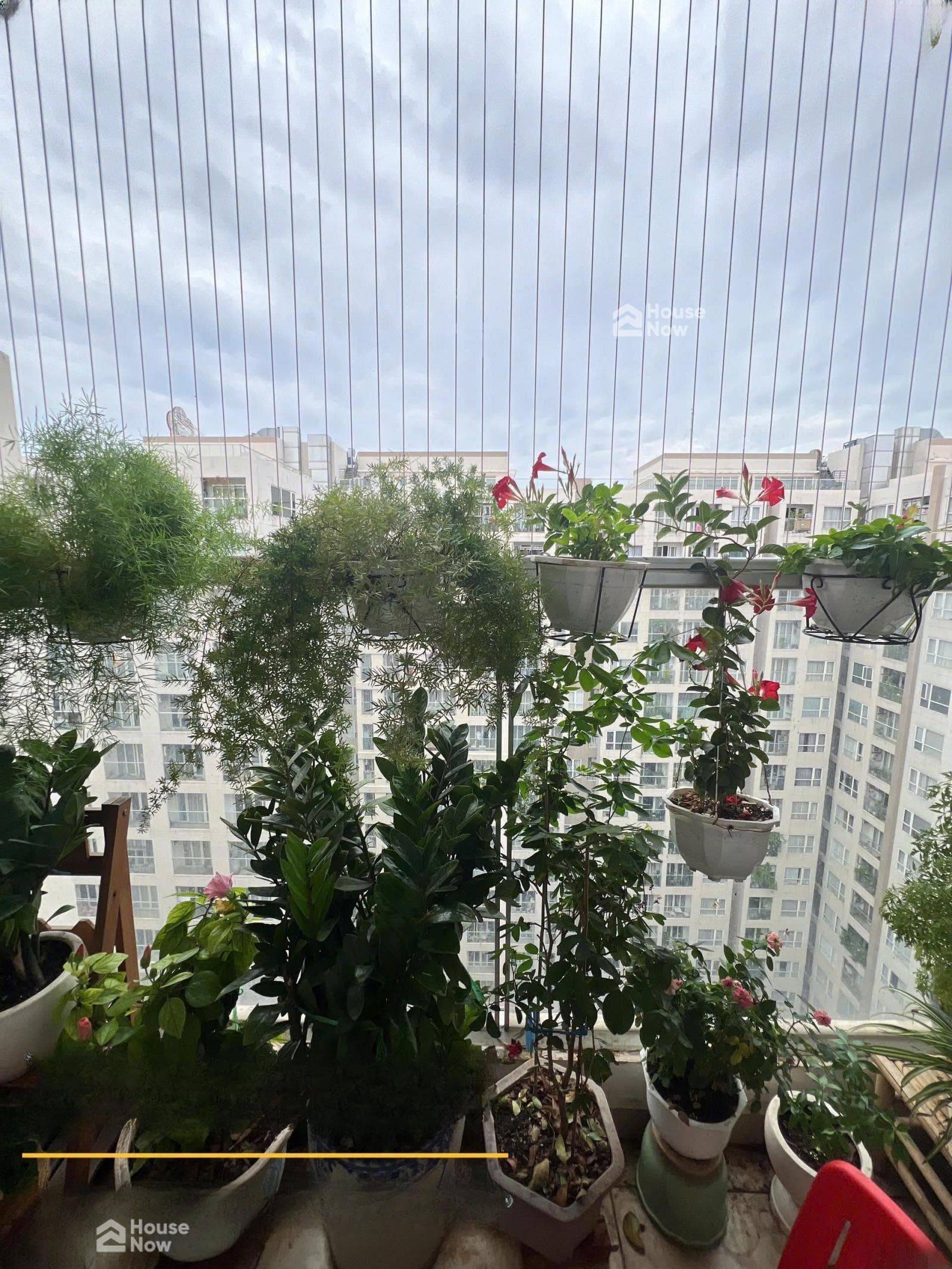 Bán căn hộ Sky Center, Tân Bình (gần sân bay), 74m2, 2pn 2wc NTCB giá 5tỷ7 liên hệ 093348**** - ảnh 2 Bán căn hộ Sky Center, Tân Bình (gần sân bay), 74m2, 2pn 2wc NTCB giá 5tỷ7 liên hệ 093348**** - ảnh 2
