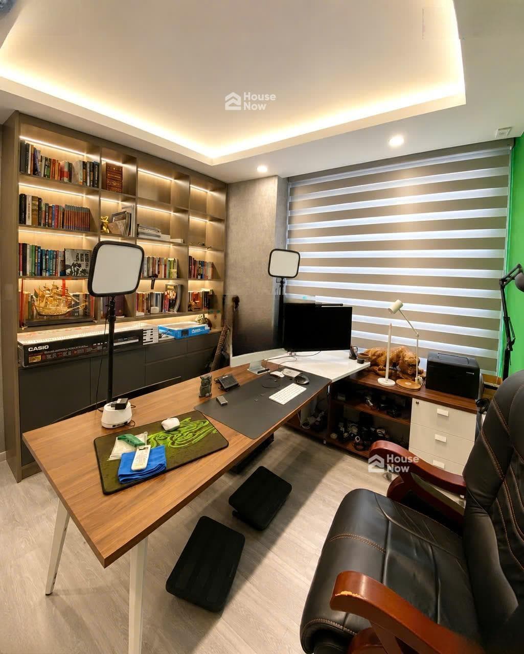 Bán căn hộ Sky Center, 3 phòng ngủ, 3WC, 139m2, giá 11.7 tỷ, full nội thất - ảnh 1 Bán căn hộ Sky Center, 3 phòng ngủ, 3WC, 139m2, giá 11.7 tỷ, full nội thất - ảnh 1