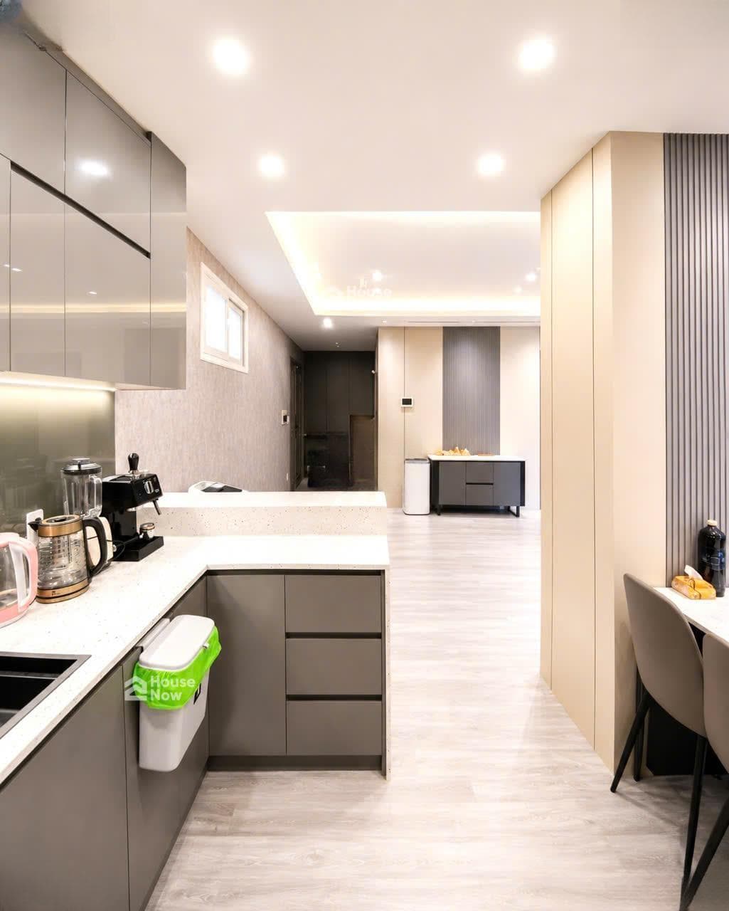 Bán căn hộ Sky Center, 3 phòng ngủ, 3WC, 139m2, giá 11.7 tỷ, full nội thất - ảnh 11 Bán căn hộ Sky Center, 3 phòng ngủ, 3WC, 139m2, giá 11.7 tỷ, full nội thất - ảnh 11
