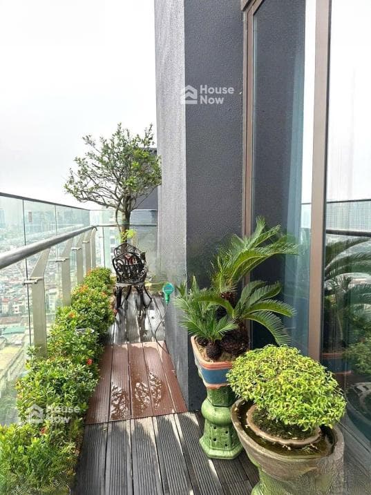 Bán penthouse 2 tầng hướng mát diện tích 347m2 full nội thất chung cư Green Diamond 93 Láng Hạ - ảnh 5 Bán penthouse 2 tầng hướng mát diện tích 347m2 full nội thất chung cư Green Diamond 93 Láng Hạ - ảnh 5