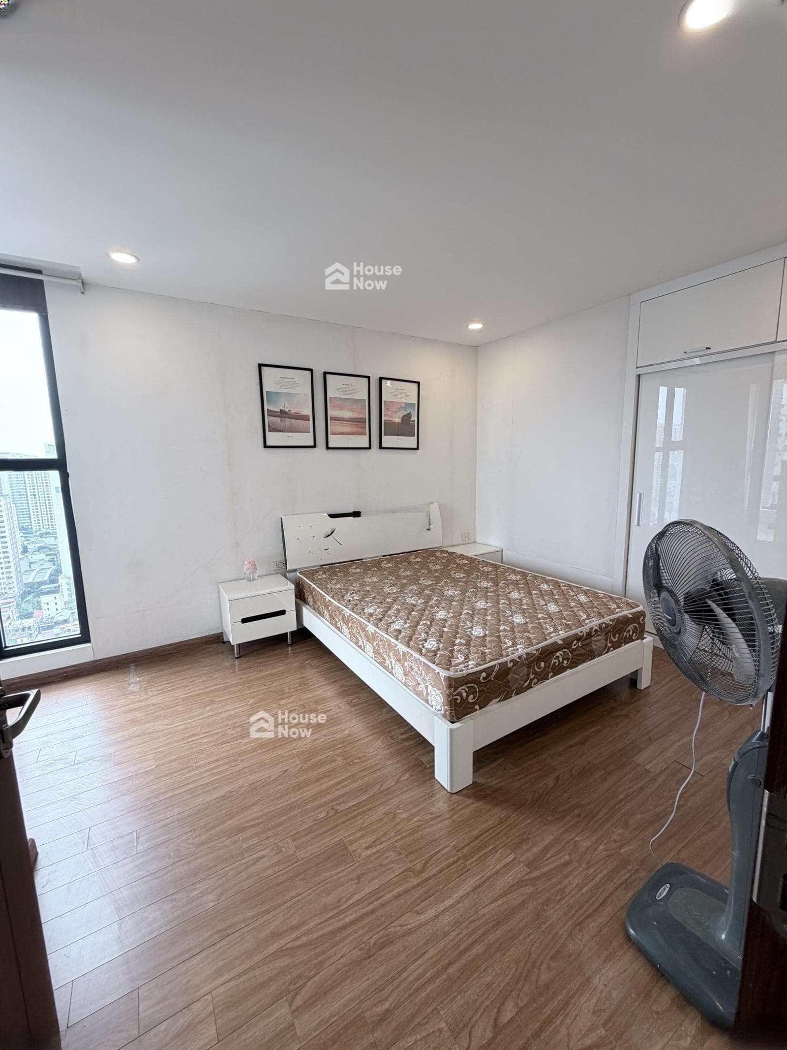 Bán căn hộ chung cư Hà Nội Center Point 27 Lê Văn Lương căn góc 98m 3pn full đồ ban công ĐN - ảnh 4 Bán căn hộ chung cư Hà Nội Center Point 27 Lê Văn Lương căn góc 98m 3pn full đồ ban công ĐN - ảnh 4