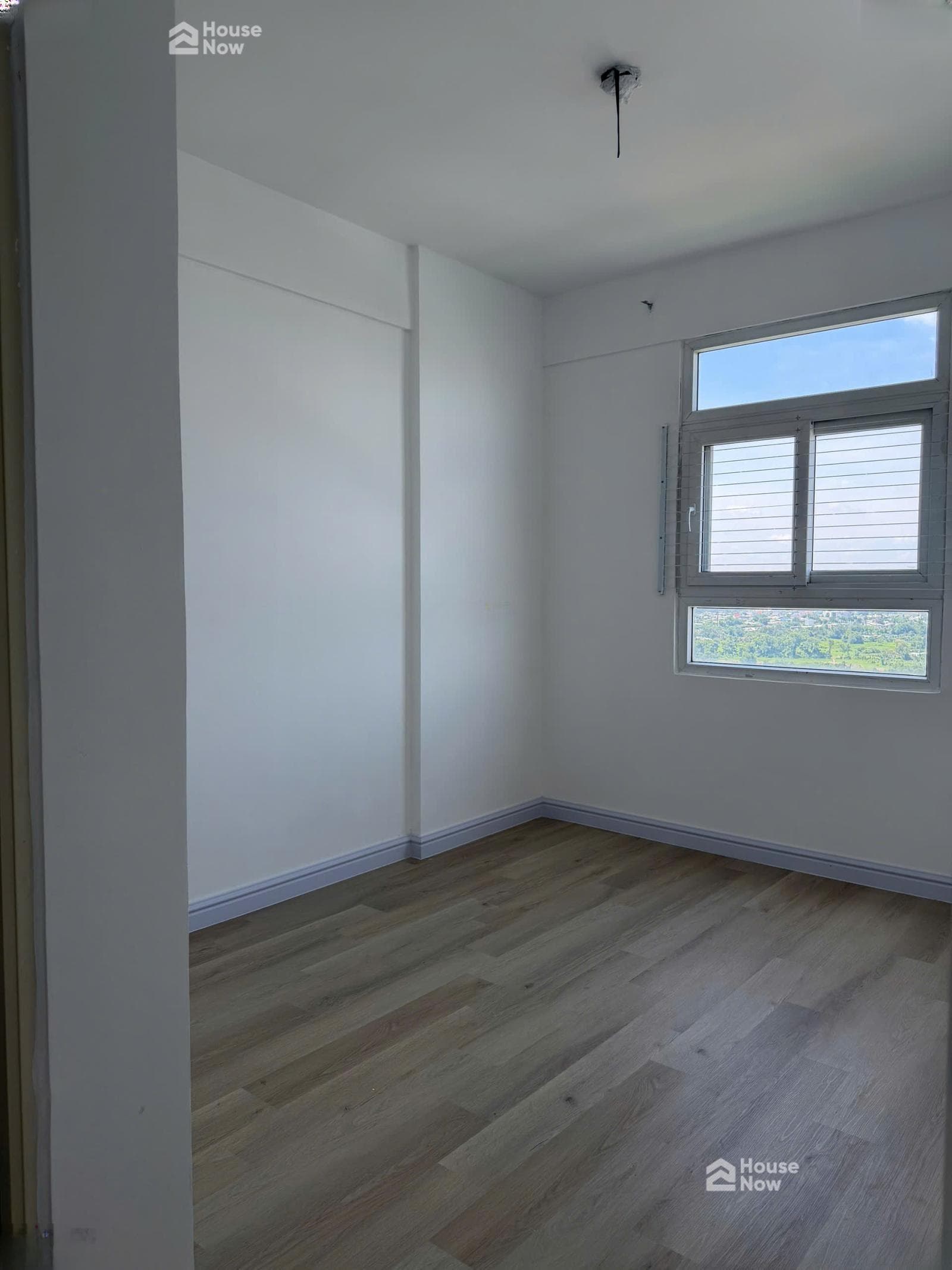 Cần bán căn hộ giá rẻ 2PN 63m2 Sunview Town Thủ Đức, có sổ hồng riêng, ngay QL13, gần Phạm Văn Đồng - ảnh 2 Cần bán căn hộ giá rẻ 2PN 63m2 Sunview Town Thủ Đức, có sổ hồng riêng, ngay QL13, gần Phạm Văn Đồng - ảnh 2