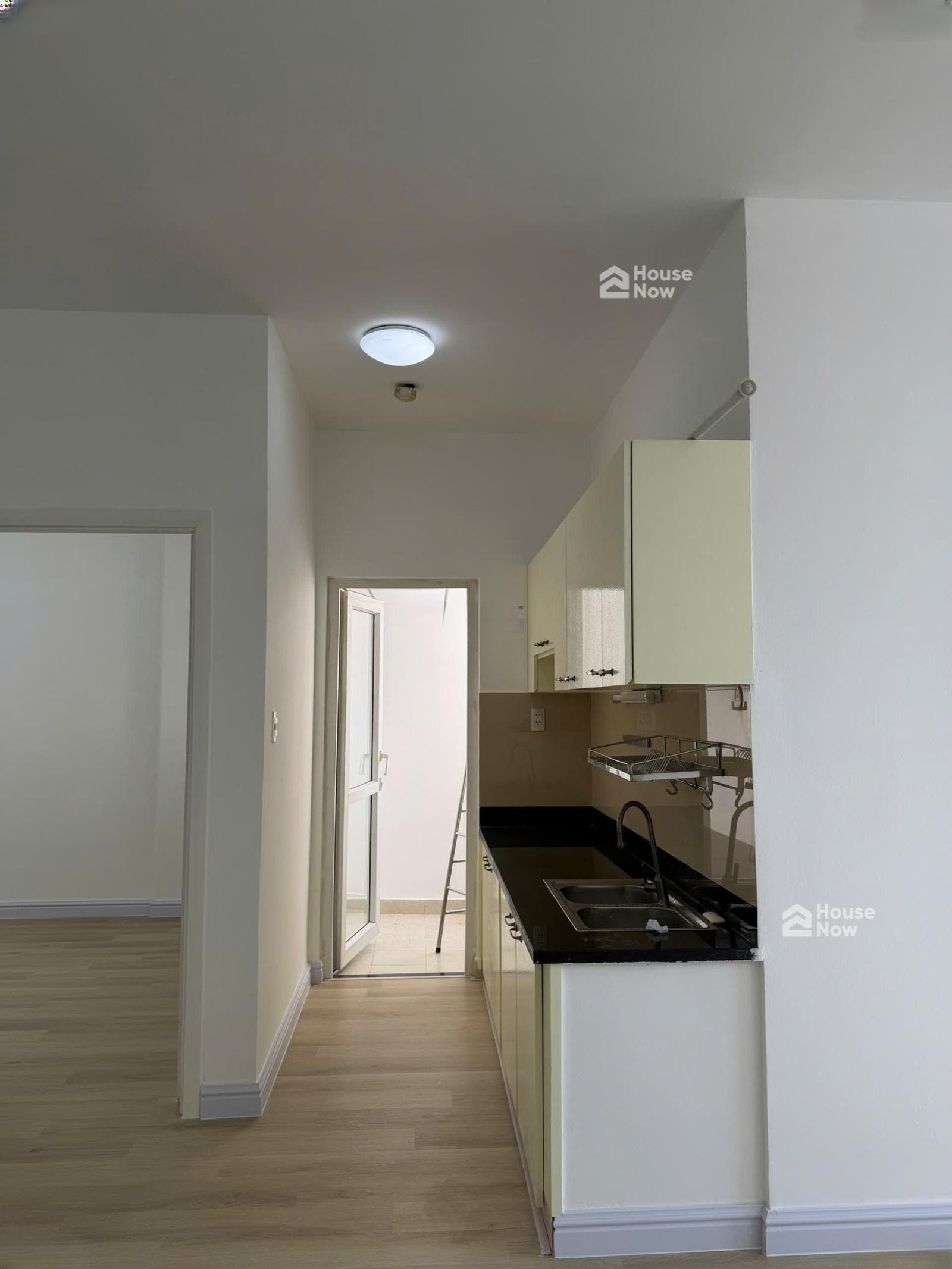 Cần bán căn hộ giá rẻ 2PN 63m2 Sunview Town Thủ Đức, có sổ hồng riêng, ngay QL13, gần Phạm Văn Đồng - ảnh 4 Cần bán căn hộ giá rẻ 2PN 63m2 Sunview Town Thủ Đức, có sổ hồng riêng, ngay QL13, gần Phạm Văn Đồng - ảnh 4