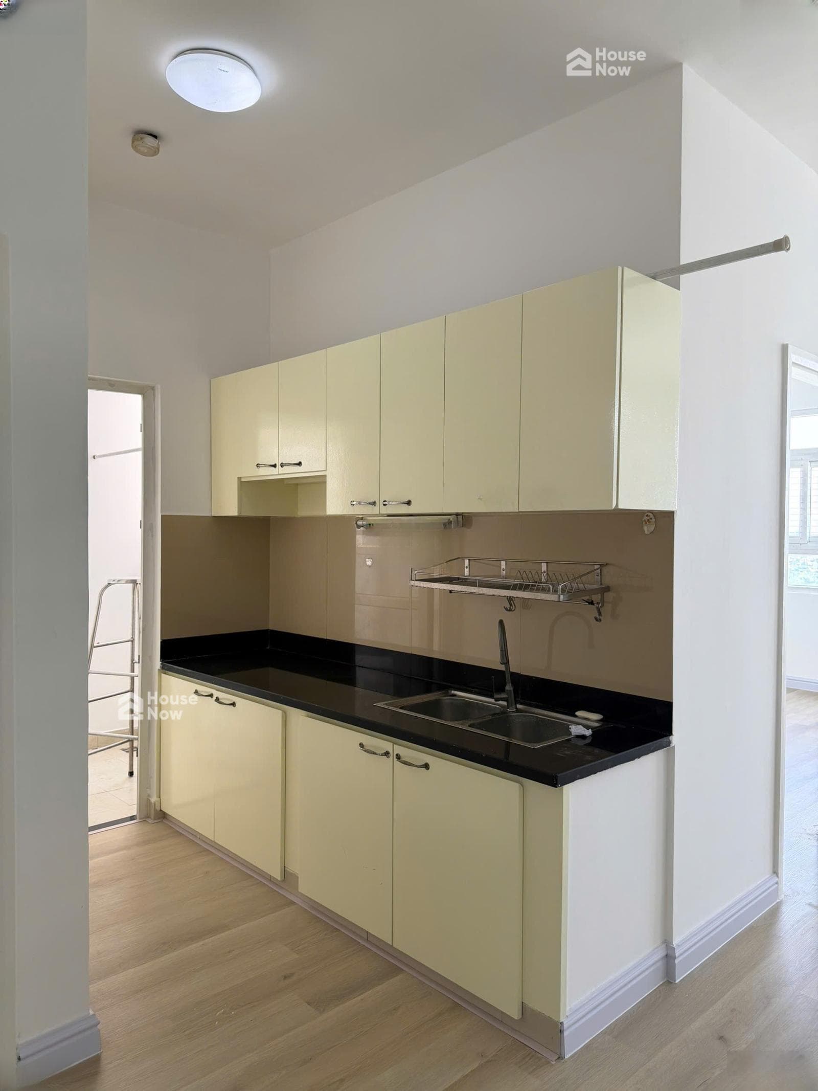 Cần bán căn hộ giá rẻ 2PN 63m2 Sunview Town Thủ Đức, có sổ hồng riêng, ngay QL13, gần Phạm Văn Đồng - ảnh 5 Cần bán căn hộ giá rẻ 2PN 63m2 Sunview Town Thủ Đức, có sổ hồng riêng, ngay QL13, gần Phạm Văn Đồng - ảnh 5
