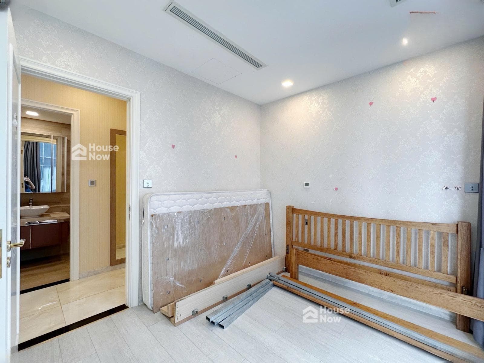 2PN view cầu Ba Son Bitexco, giá tốt chỉ 16 tỷ đã có sổ hồng - ảnh 5 2PN view cầu Ba Son Bitexco, giá tốt chỉ 16 tỷ đã có sổ hồng - ảnh 5