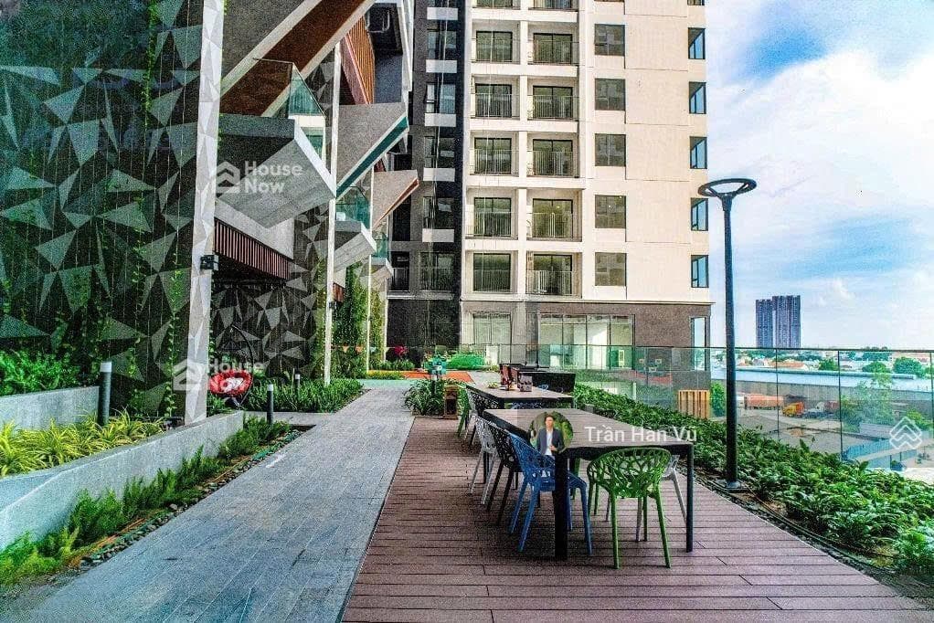 Rẻ - Chính chủ cần ra nhanh căn hộ 1PN full nội thất chỉ 2,18 tỷ chung cư The Emerald Golf View - ảnh 1 Rẻ - Chính chủ cần ra nhanh căn hộ 1PN full nội thất chỉ 2,18 tỷ chung cư The Emerald Golf View - ảnh 1