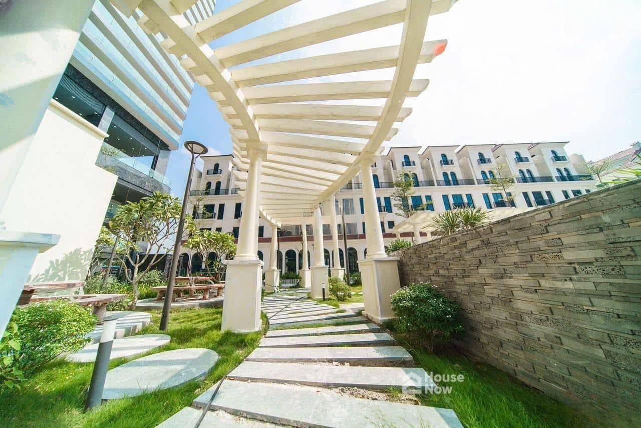 Hàng đẹp giá hời: Căn 2PN Sunshine Golden River tầng cao view sông Hồng rất đẹp, giá chỉ 120tr/m2 - ảnh 4 Hàng đẹp giá hời: Căn 2PN Sunshine Golden River tầng cao view sông Hồng rất đẹp, giá chỉ 120tr/m2 - ảnh 4
