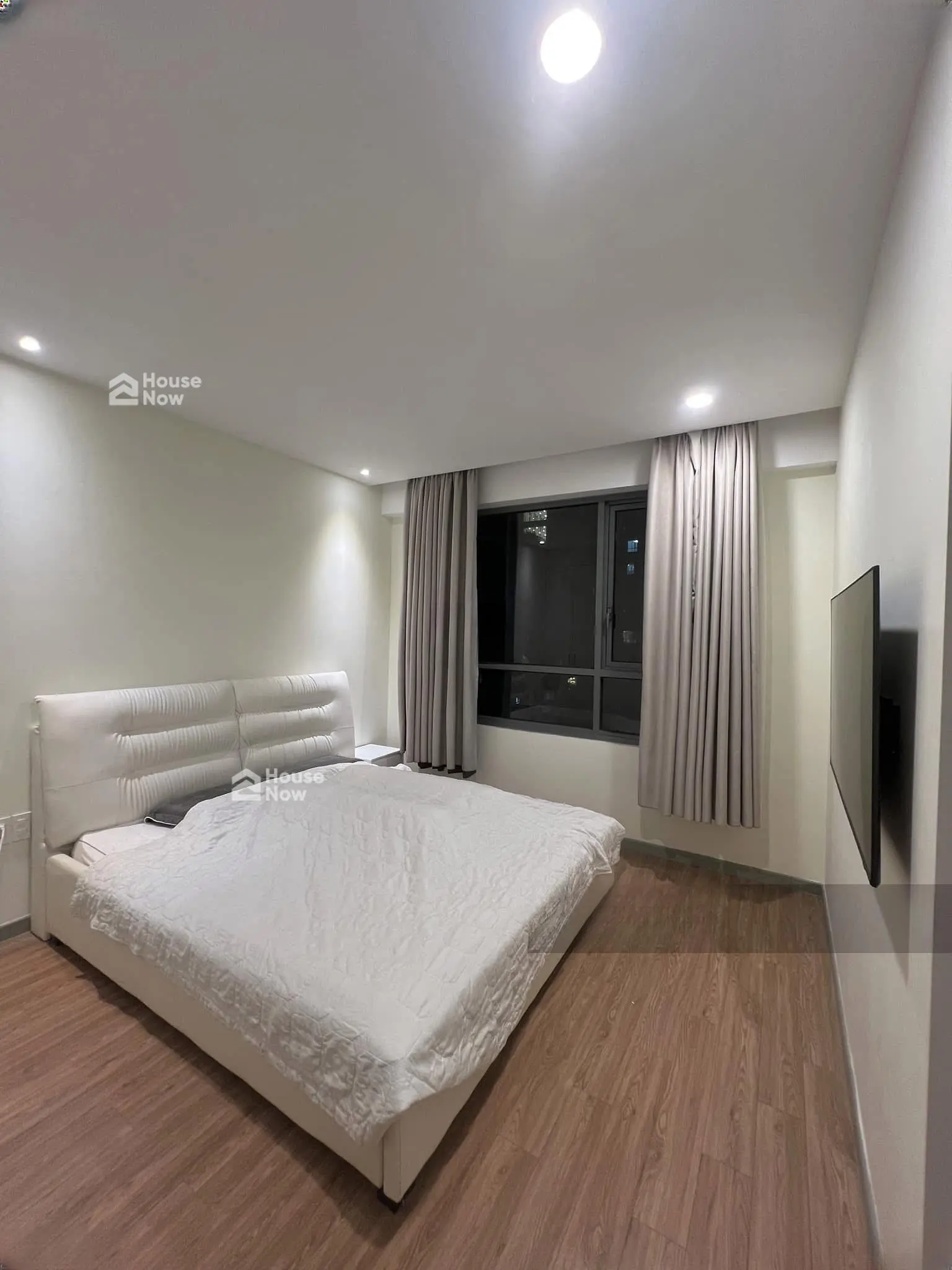 Chính chủ sang gấp căn hộ The Gold View Quận 4, DT 72m2, có nội thất cơ bản, SHR - ảnh 2 Chính chủ sang gấp căn hộ The Gold View Quận 4, DT 72m2, có nội thất cơ bản, SHR - ảnh 2