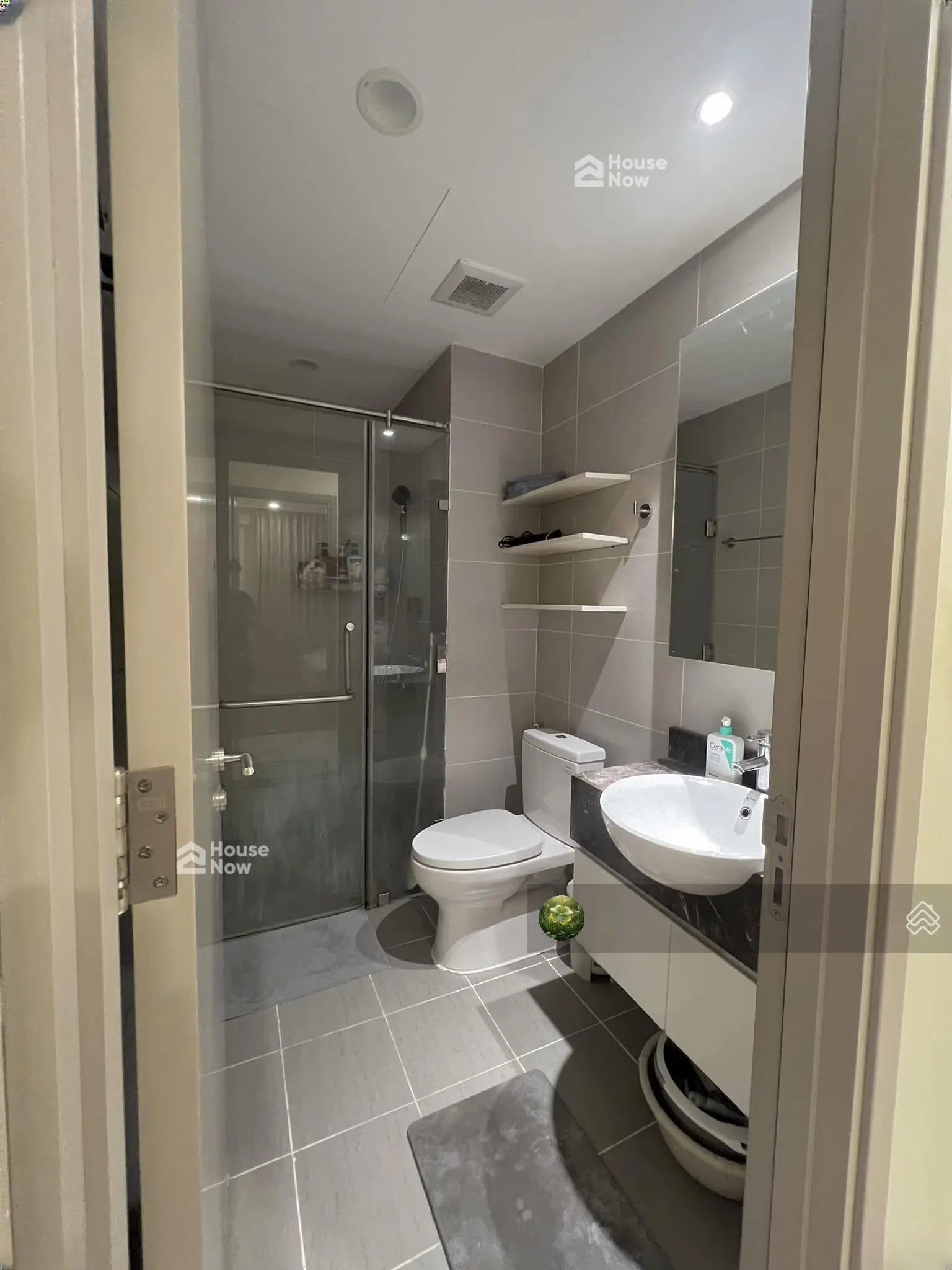 Chính chủ sang gấp căn hộ The Gold View Quận 4, DT 72m2, có nội thất cơ bản, SHR - ảnh 5 Chính chủ sang gấp căn hộ The Gold View Quận 4, DT 72m2, có nội thất cơ bản, SHR - ảnh 5